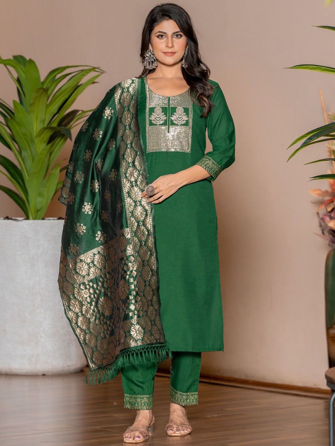 Twika Women Floral Yoke Design Regular Kurta with Trousers & Dupatta Kurta Sets