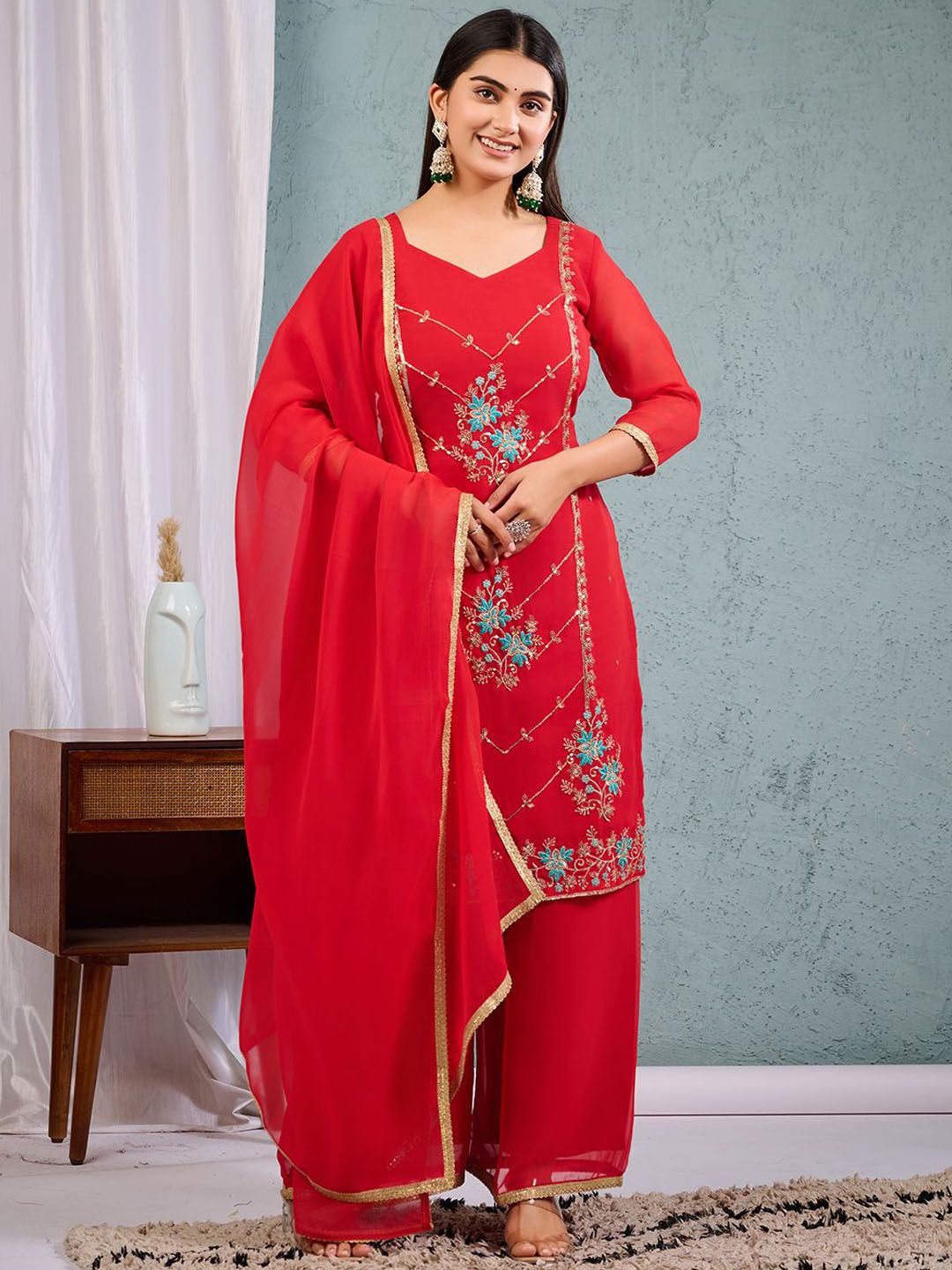 Globon Impex Women Floral Embroidered Kurta with Palazzos & Dupatta