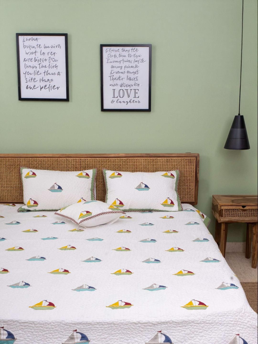 MuddnMe Reversible Quilted Bedcover with Pillow Cases-image-8