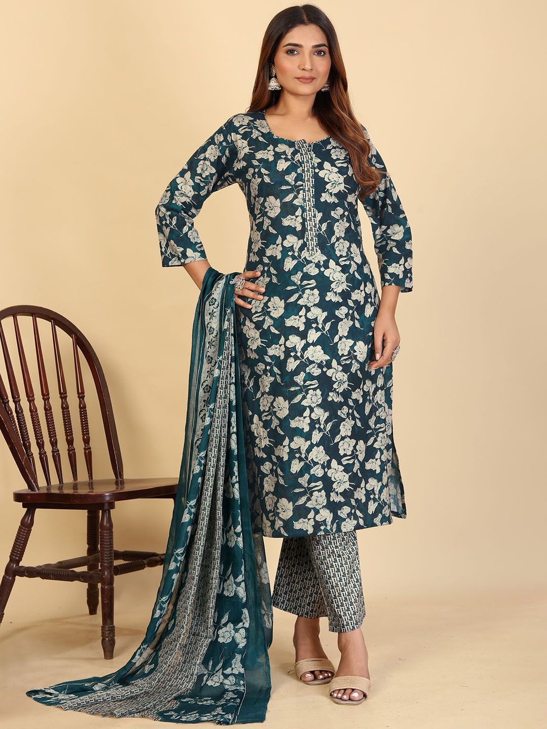 Larqi Women Floral Printed Cotton Kurta with Trousers & Dupatta
