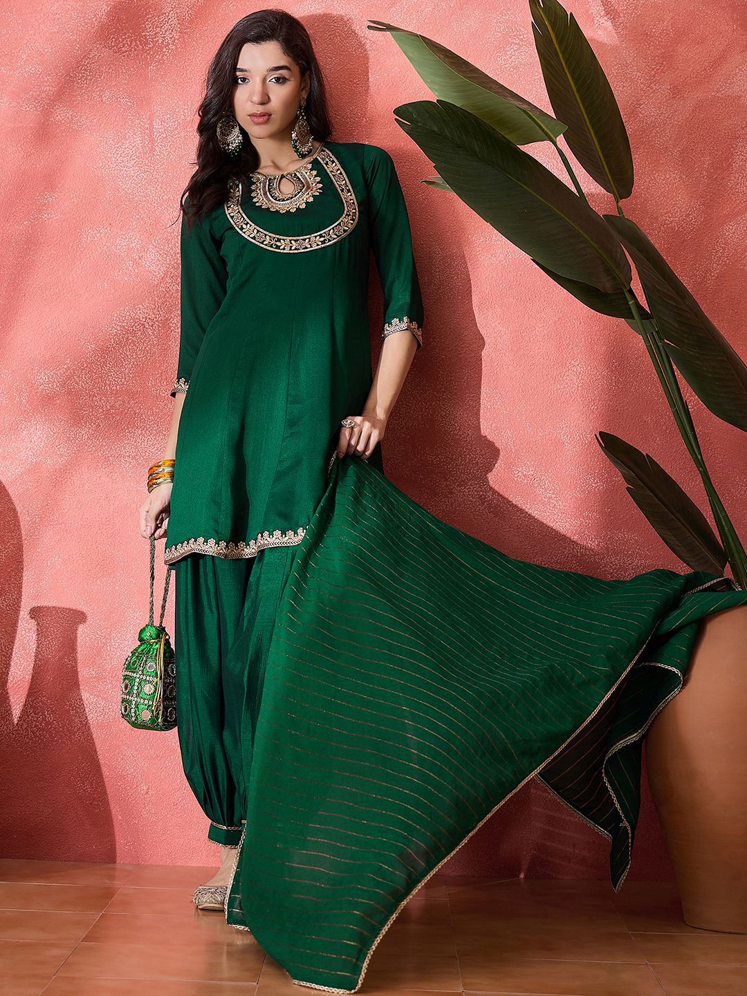 Sangria Zari Sequence Thread-Embroidered Straight Kurta & Trouser With Dupatta-picture-45