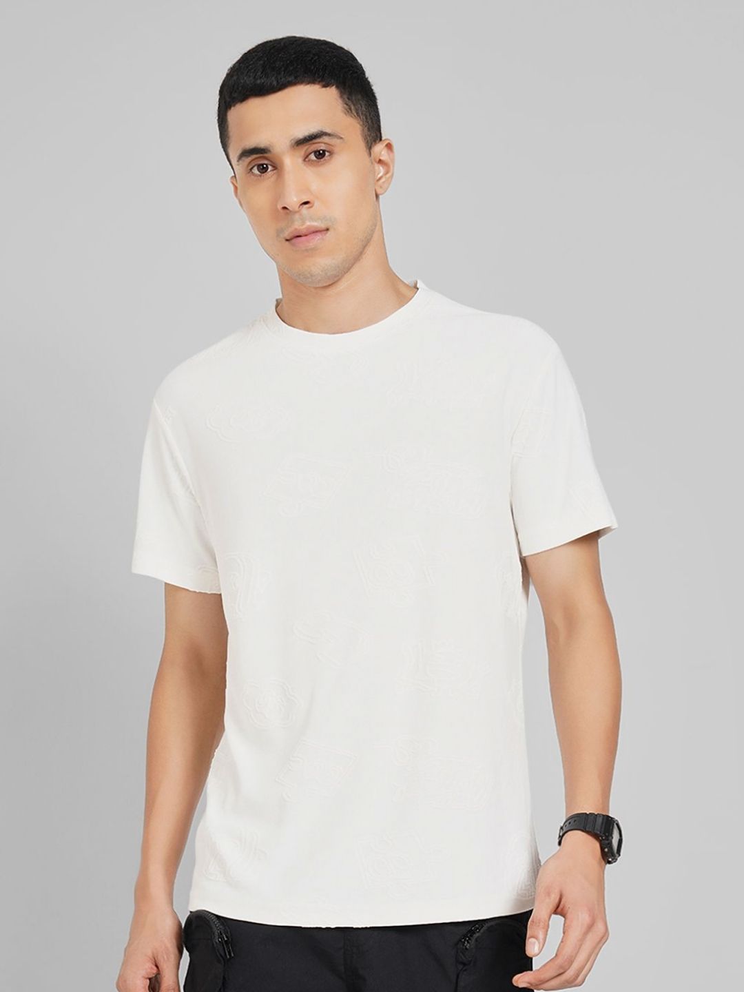 Street 808 by Pantaloons Men Solid Round Neck Relaxed Fit T-shirt-picture-35