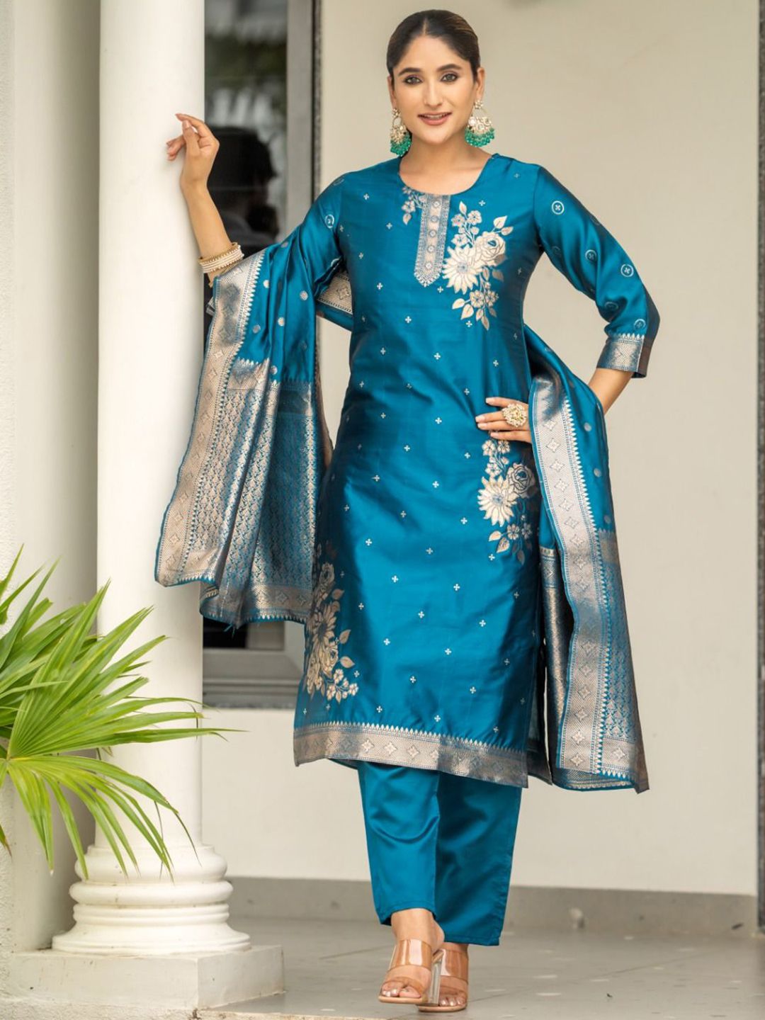 Twika Floral Printed Jacquard Straight Kurta With Trousers & Dupatta