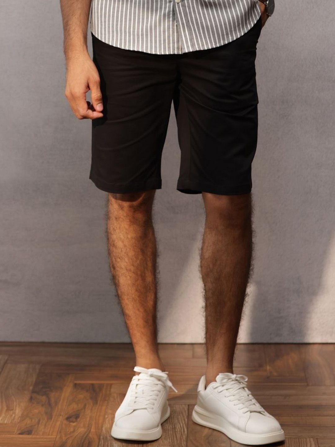 Uncluttered Closet Men High-Rise Regular Fit Chino Shorts-picture-36