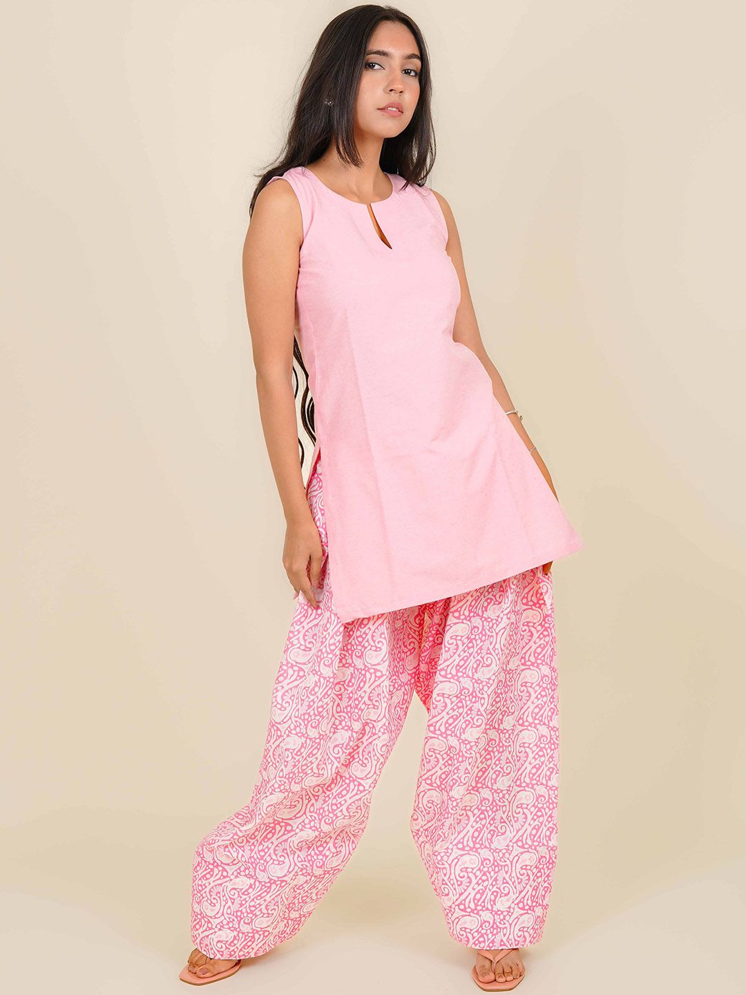 MONOMEE Women Floral Printed Pure Cotton Kurti with Salwar