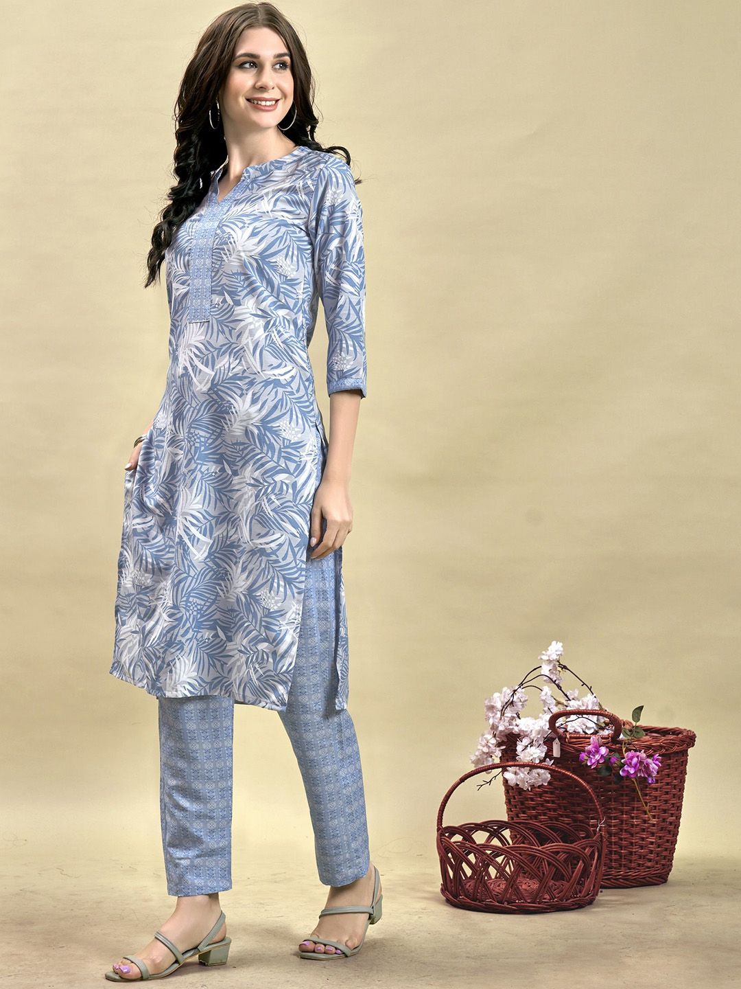 HEERALI FASHION Ethnic Motifs Printed Regular Kurta With Trousers