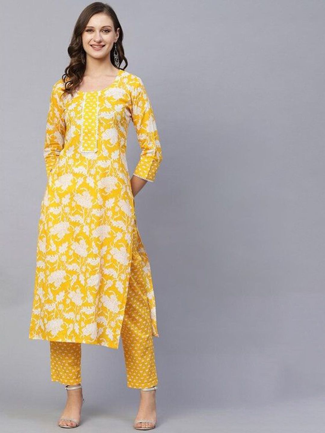 HEERALI FASHION Floral Printed Straight Kurti With Trousers