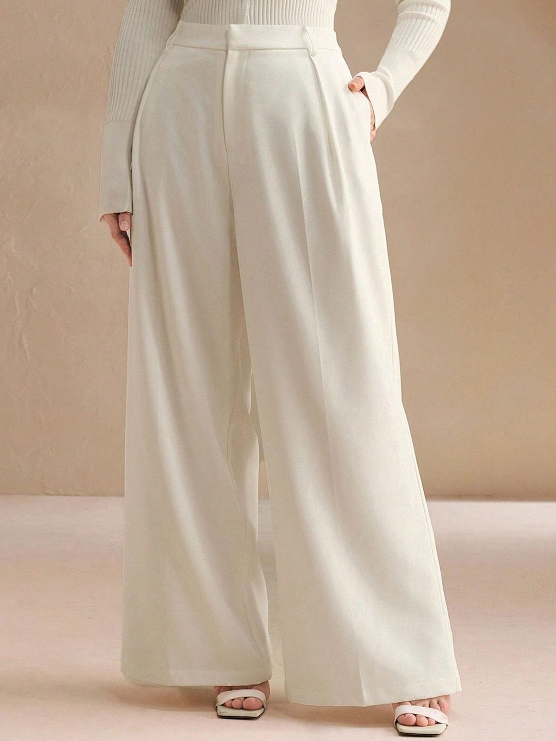 Chemistry Women Relaxed Pleated Trousers-picture-35