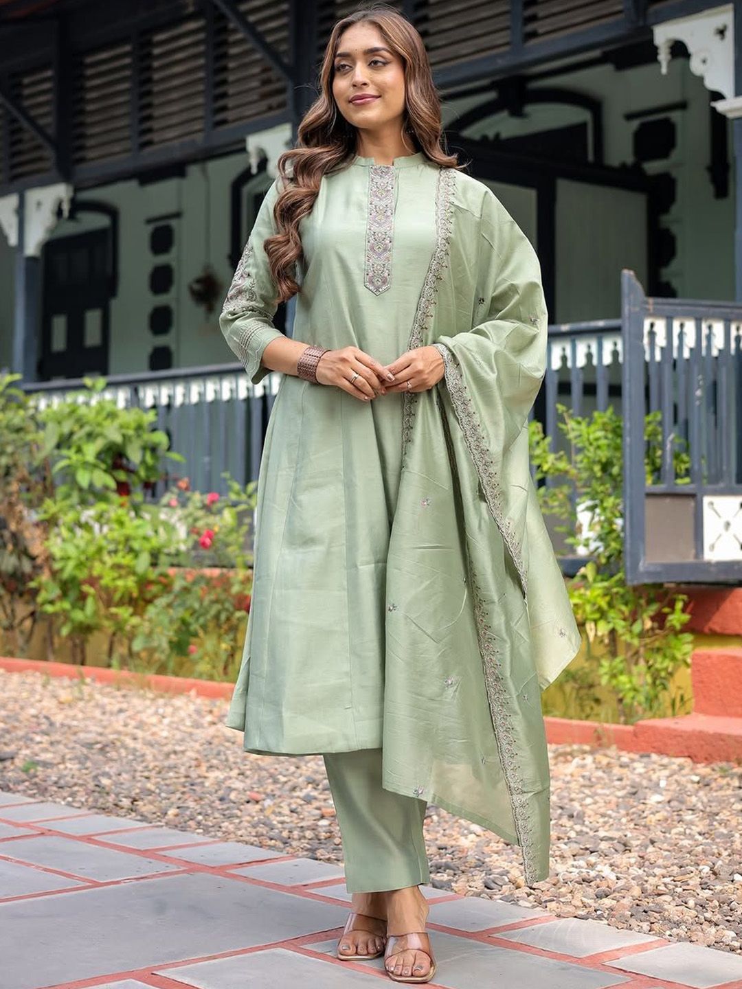 KALINI Floral Embroidered Mandarin Collar Thread Work Kurta With Trousers & Dupatta
