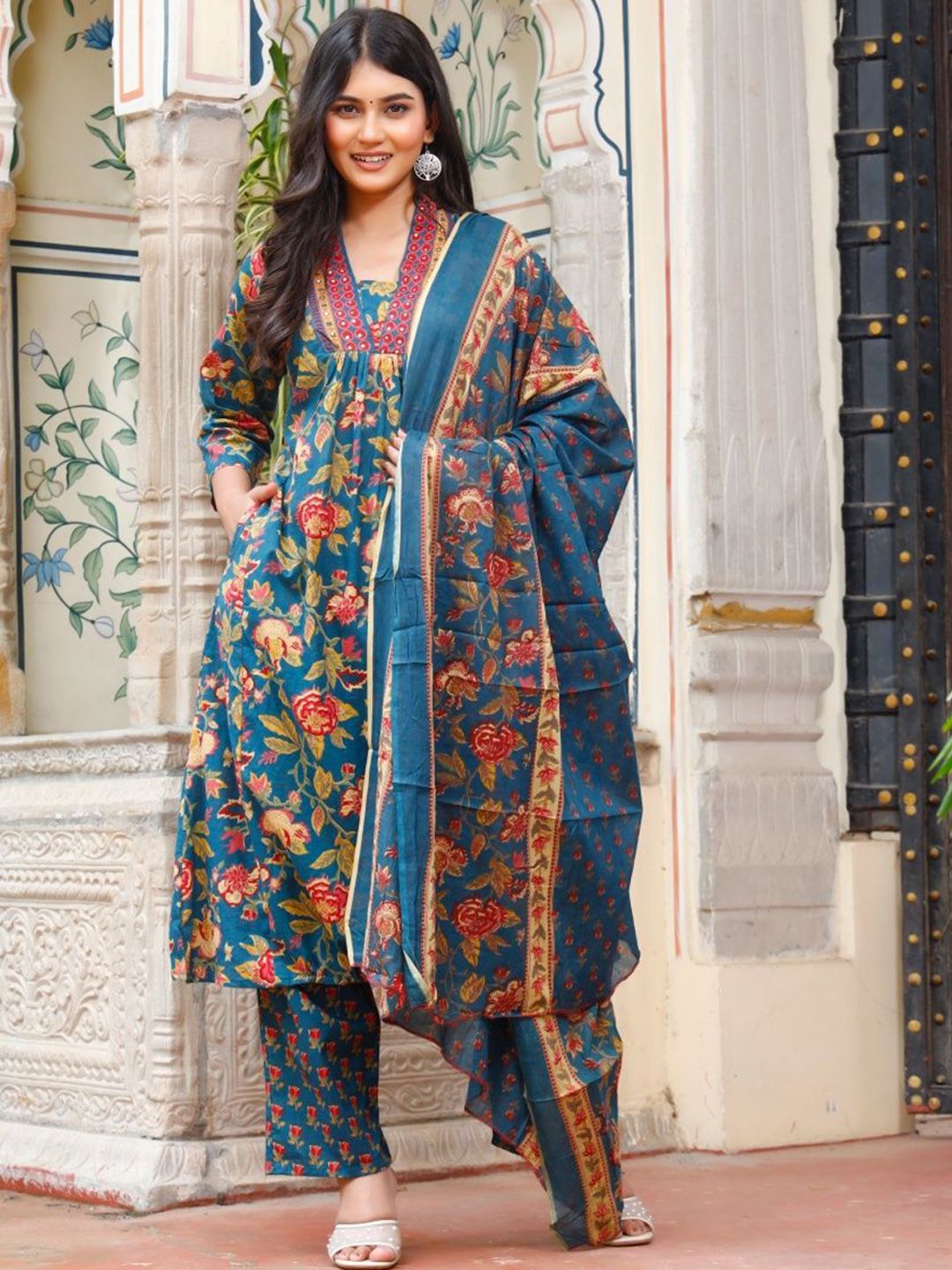 Shivanya Handicrafts Women Floral Printed Cotton A-Line Kurta with Trousers & Dupatta