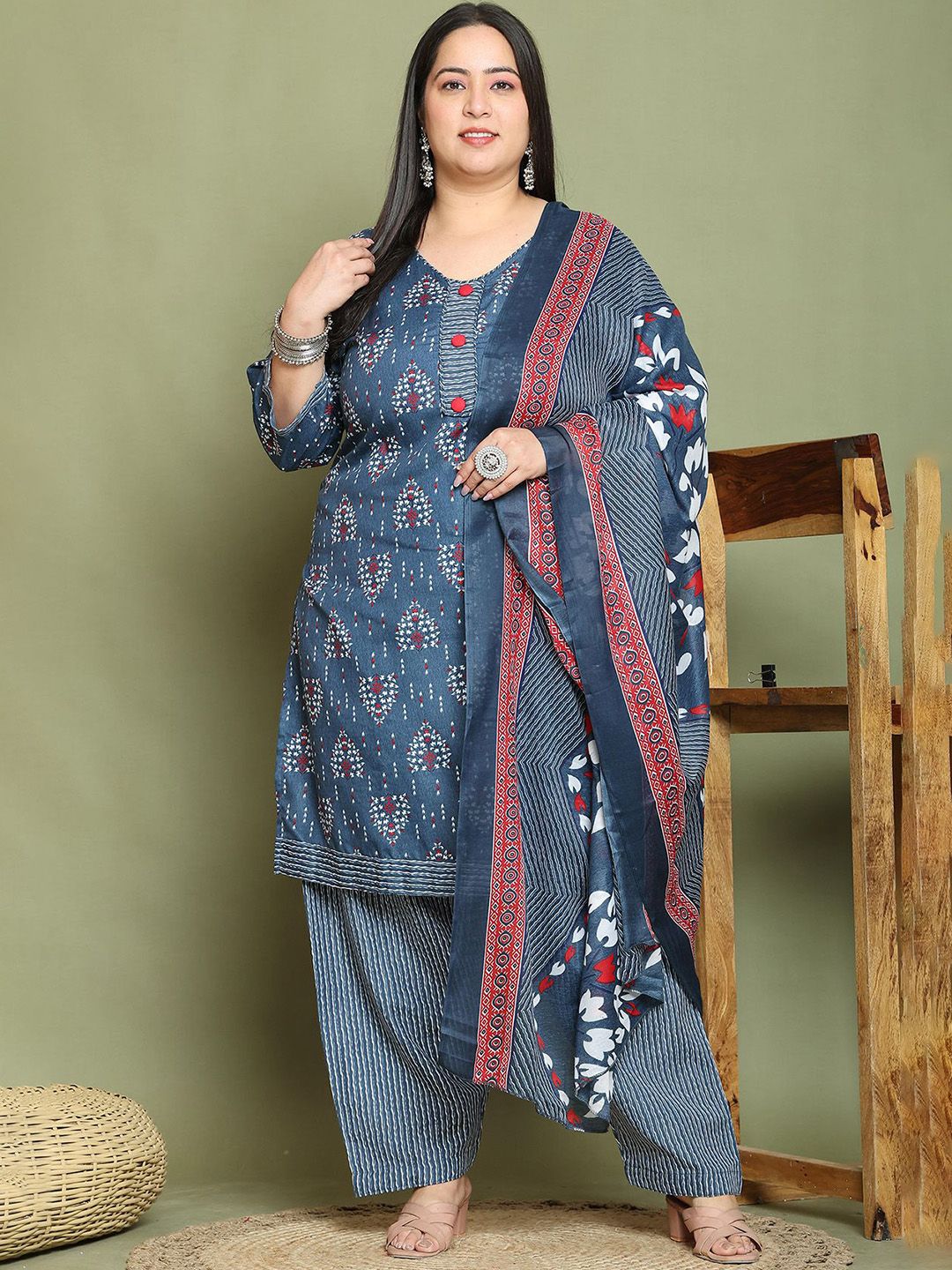 Roly Poly Plus Size Floral Printed V-Neck Straight Kurta with Salwar And Dupatta