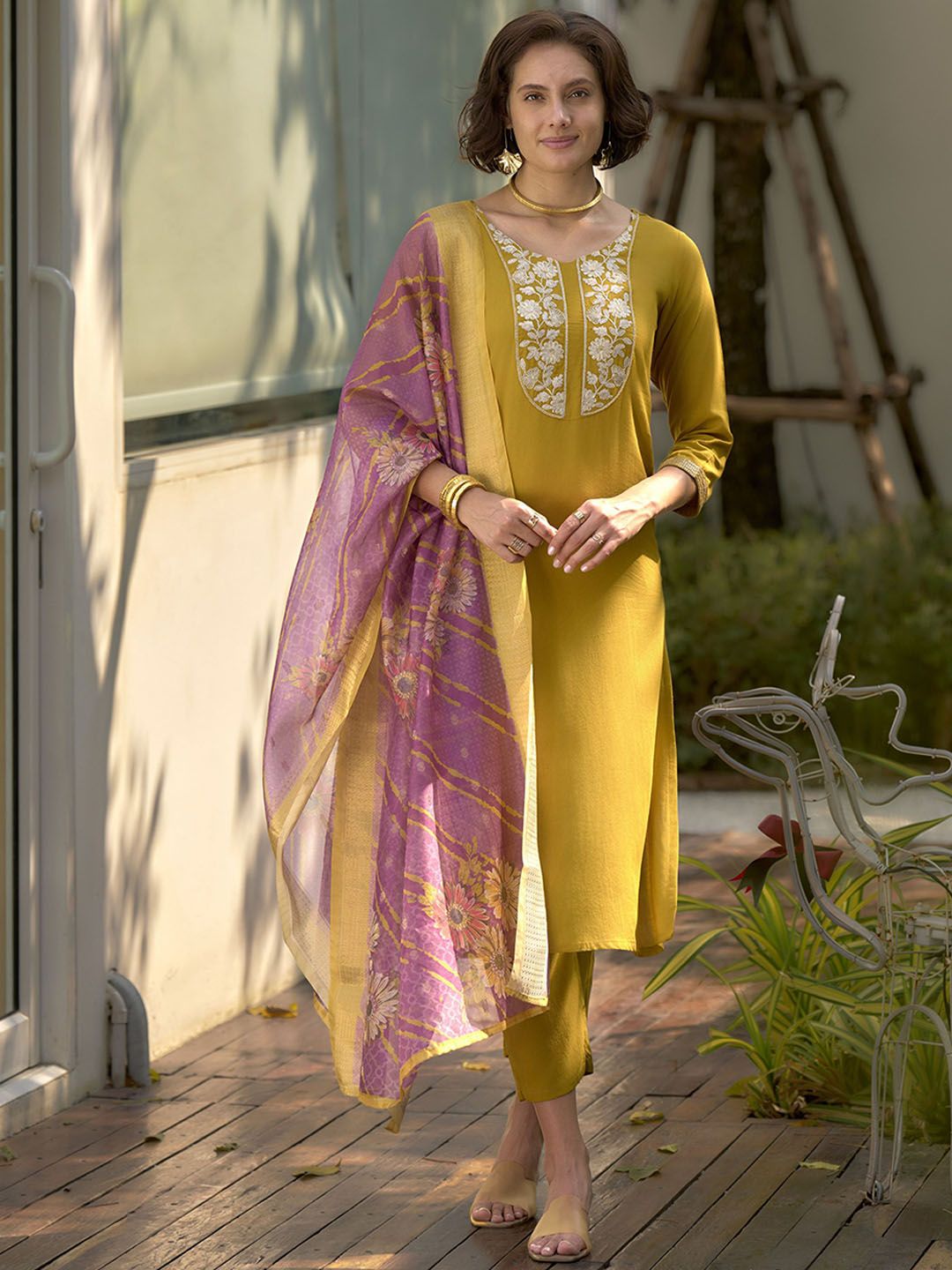 Ishin Women Ethnic Motifs Embroidered Kurta with Trousers & Dupatta