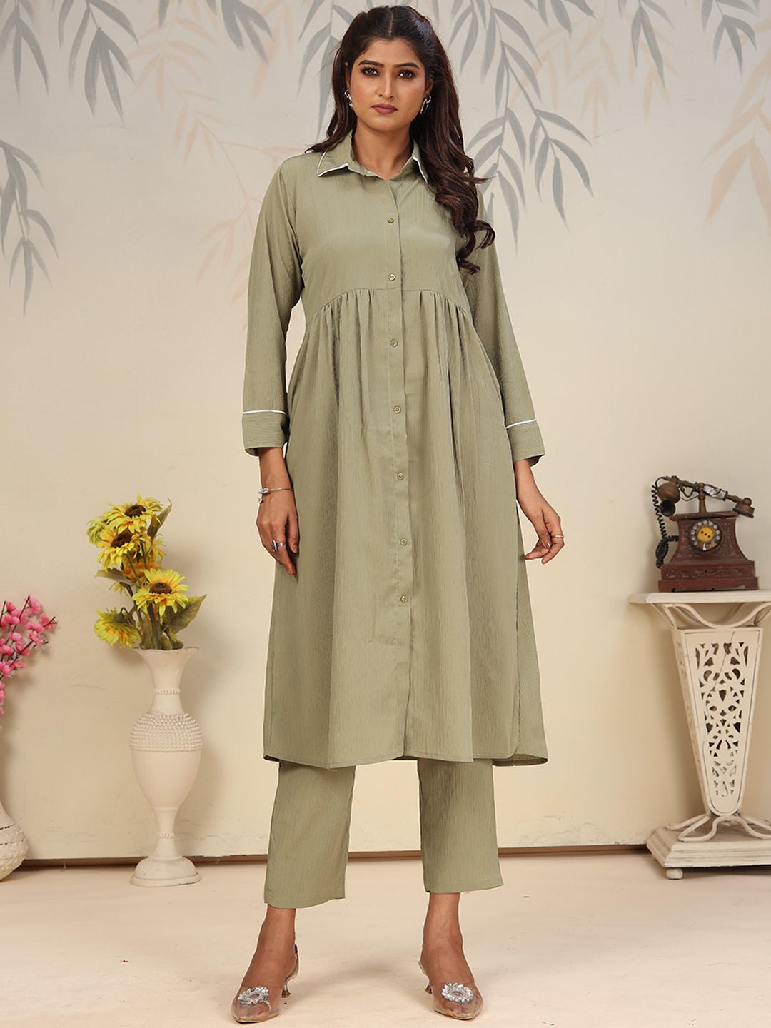DIVASTRI Women Solid A-Line Kurta with Trousers