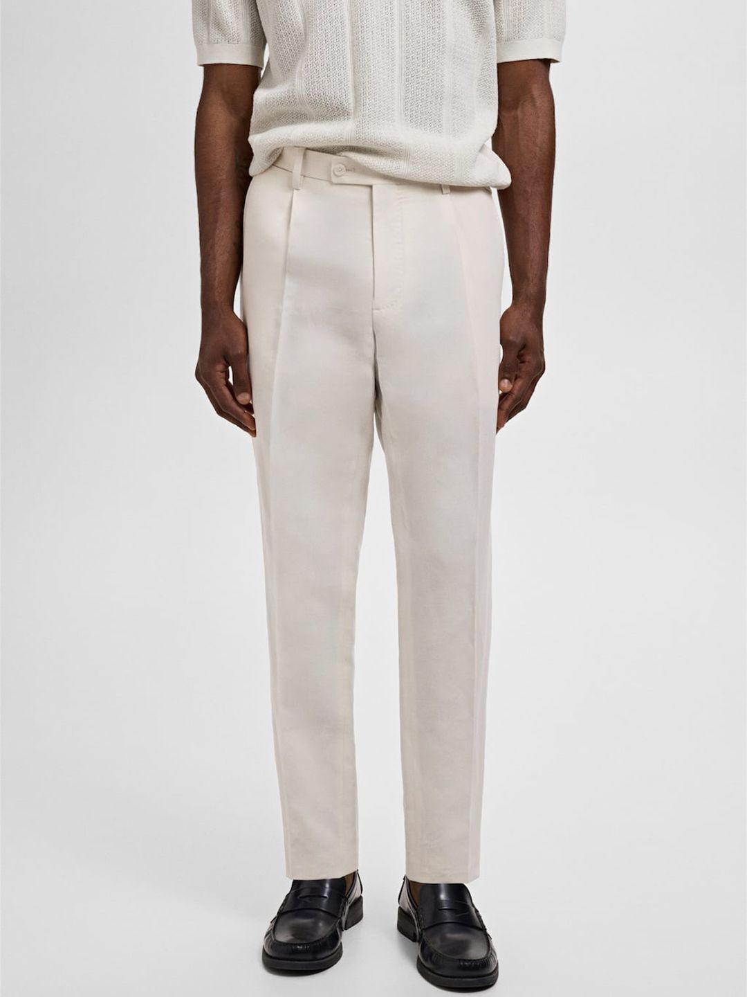 MANGO MAN Men Crinkled Effect Mid-Rise Pleated Detail Slim Fit Chinos-picture-10