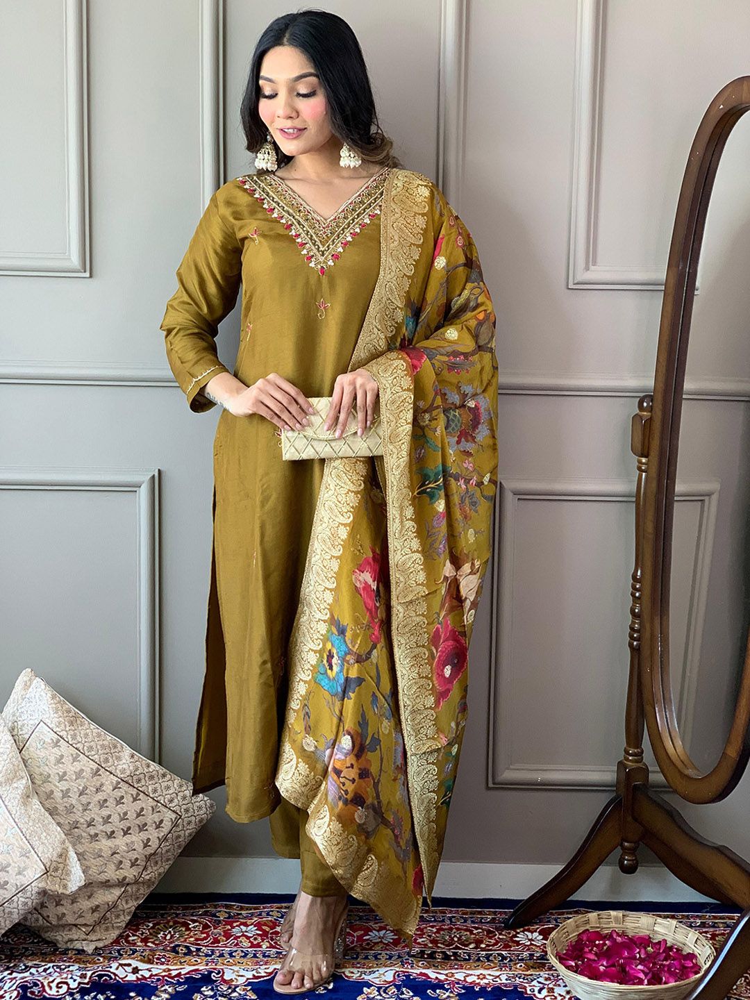 DIVASTRI Floral Embroidered Thread Work Pure Cotton Kurta With Trousers & Dupatta