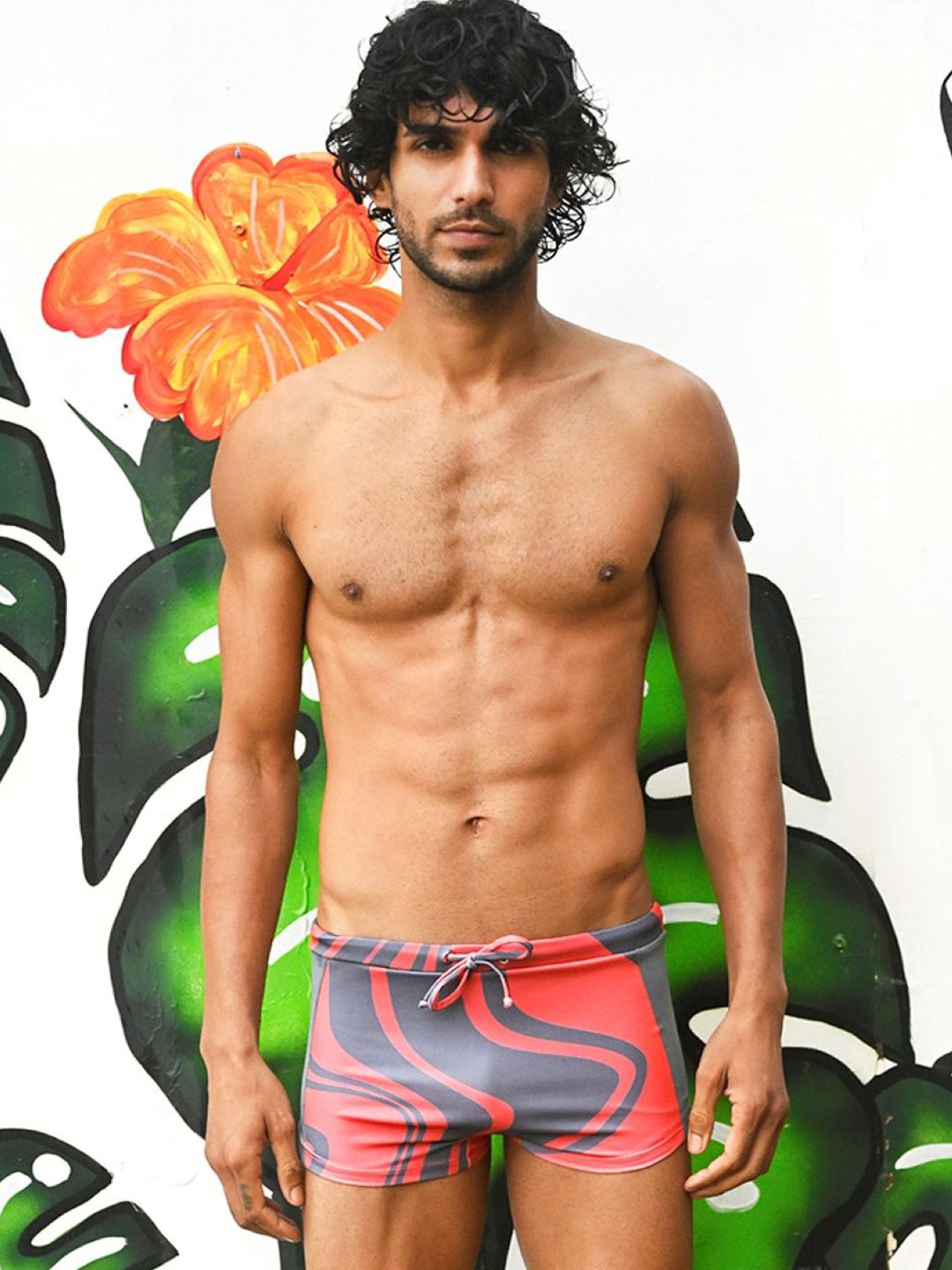 TROVE - 365 Days of Summer Trunk in Corallium Rubrum Abstaract Print Black in Pink & Grey-image-39