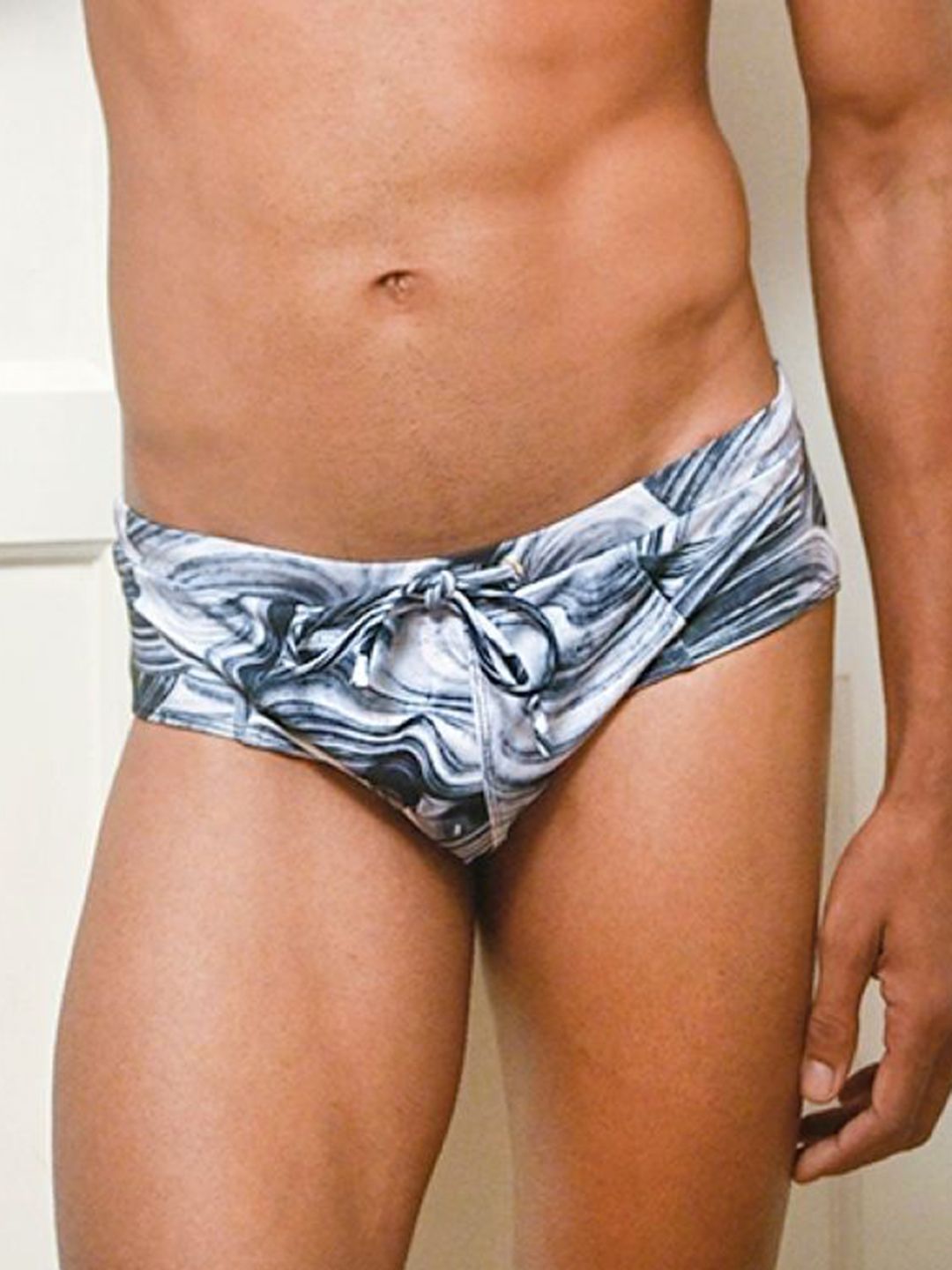 TROVE - 365 Days of Summer Basic Swim Briefs with Contoured Sand Print in Black & White-image-30