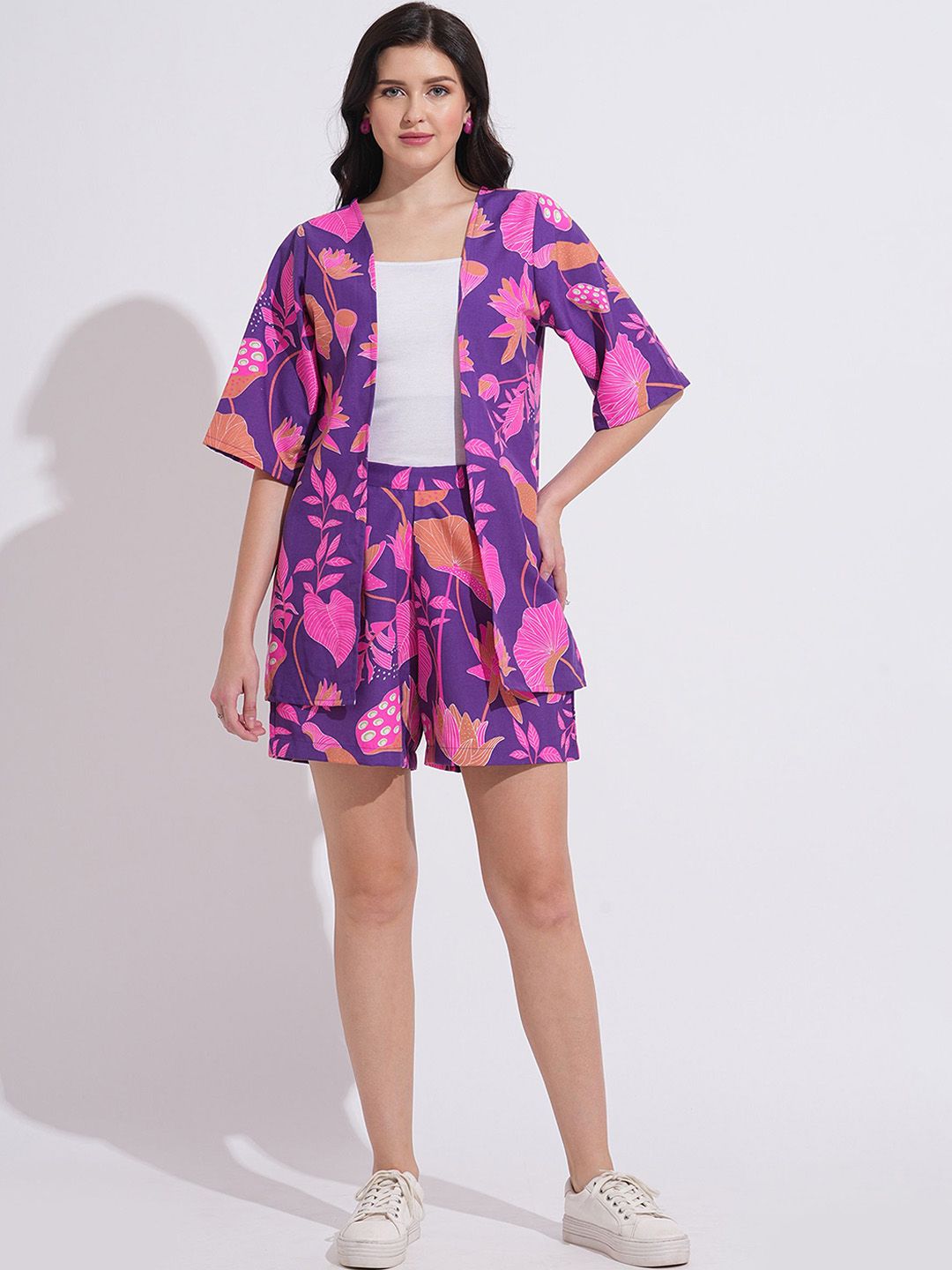 Fashfun Floral Printed Shrug & Shorts Co-Ord Set