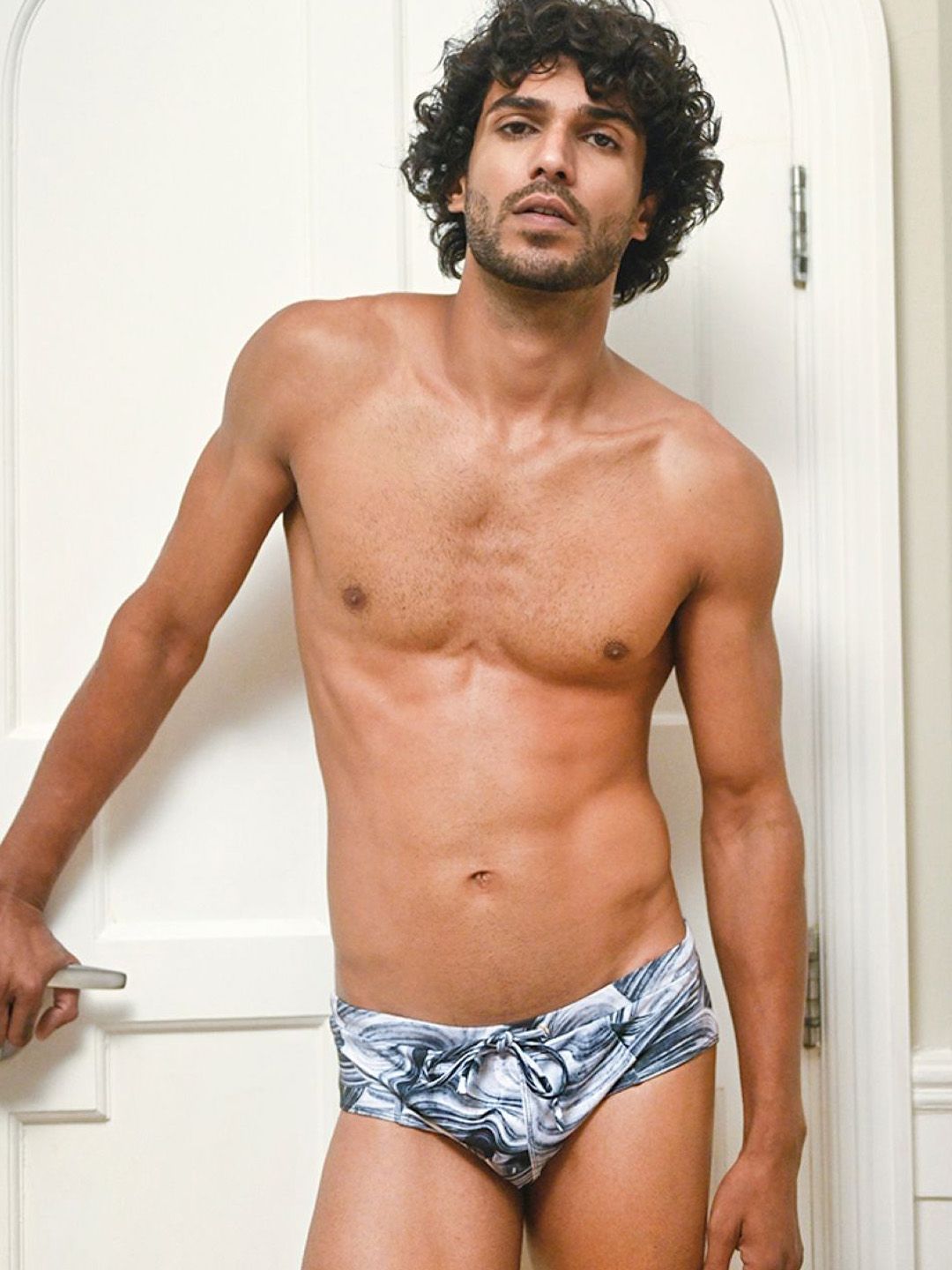 TROVE - 365 Days of Summer Basic Swim Briefs with Contoured Sand Print in Black & White-image-47