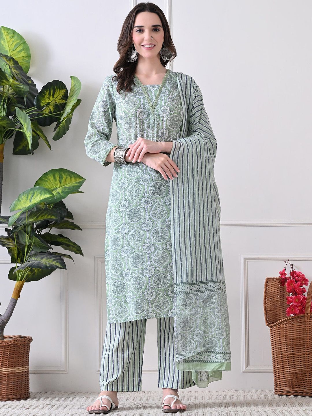 HERE&NOW Women Floral Printed Pure Cotton Kurta with Trousers & With Dupatta
