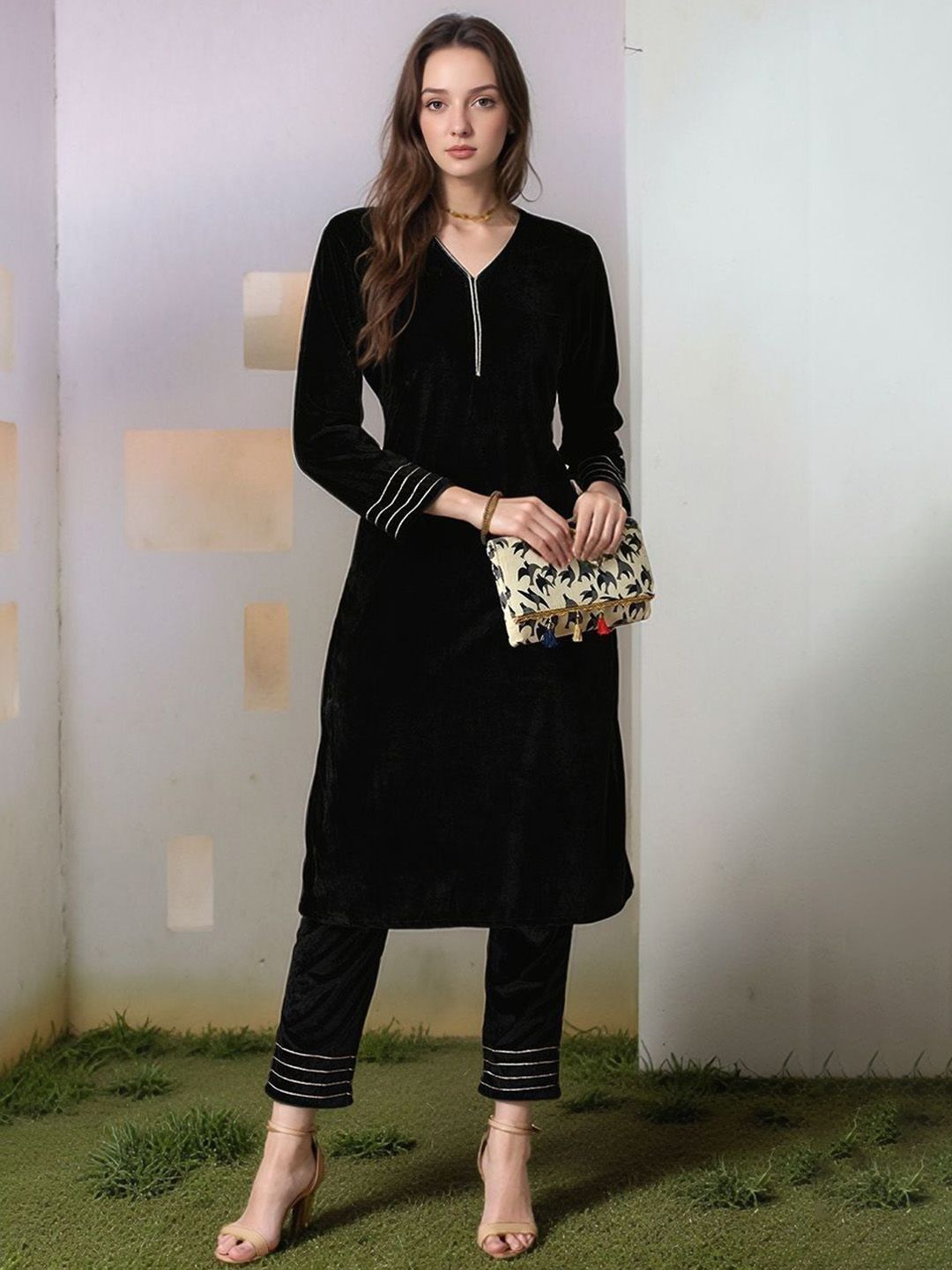 HERE&NOW Straight Velvet Kurta With Trousers