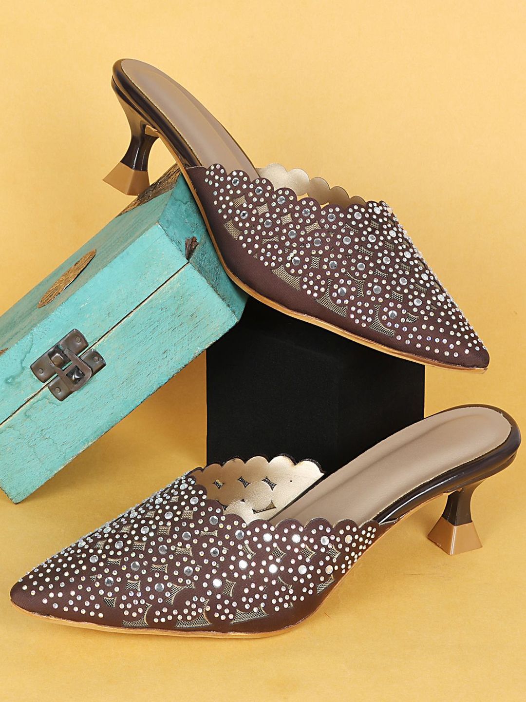 Commander Shoes Women Embellished Pointed Toe Kitten Heel Mules-picture-21