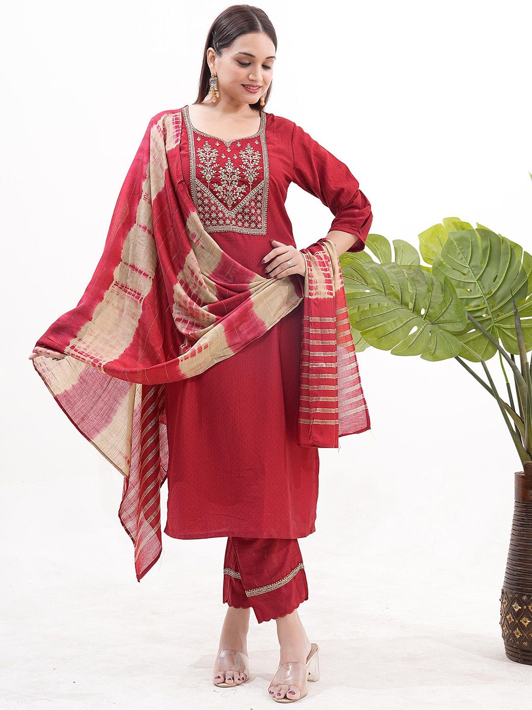 DIVASTRI Women Floral Embroidered Kurta with Trousers & Dupatta-picture-12