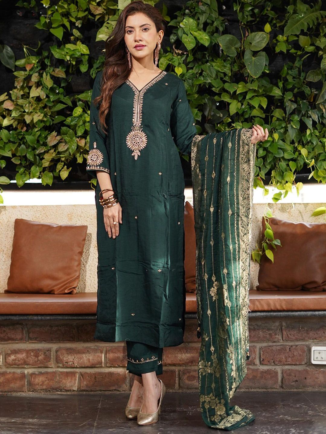 DIVASTRI Embroidered V-Neck Beads & Stones Pure Cotton Kurta With Trousers & Dupatta