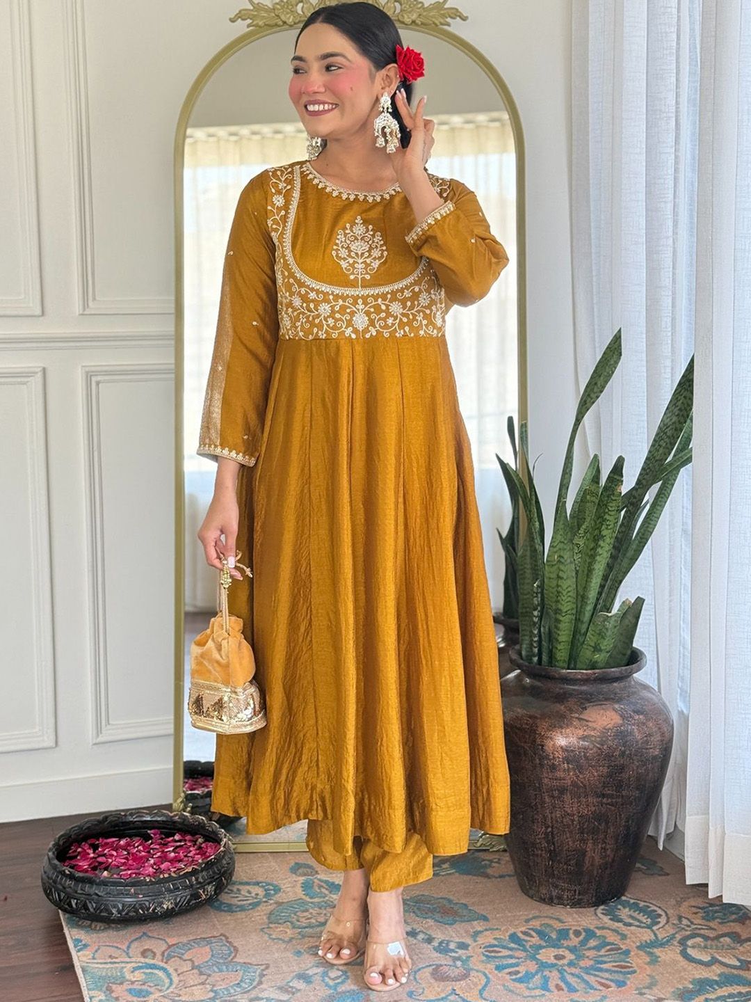 Growdamy Women Floral Embroidered Empire Sequinned Kurta with Trousers & Dupatta