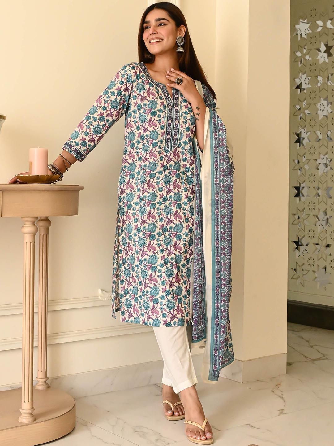 DIVASTRI Women Floral Printed A-Line Kurta with Trousers & Dupatta