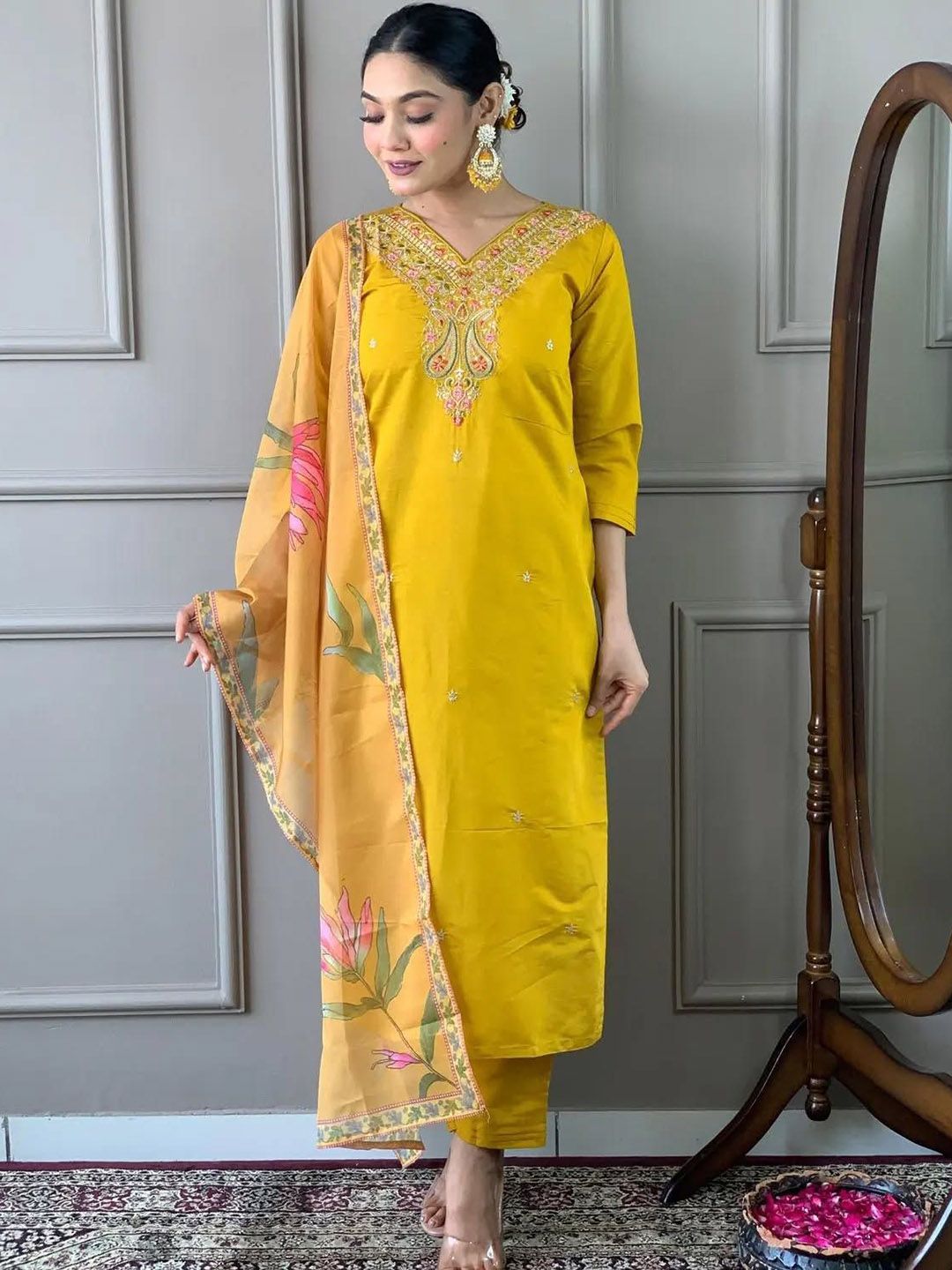 DIVASTRI Women Paisley Embroidered A-Line Kurta with Trousers & Dupatta