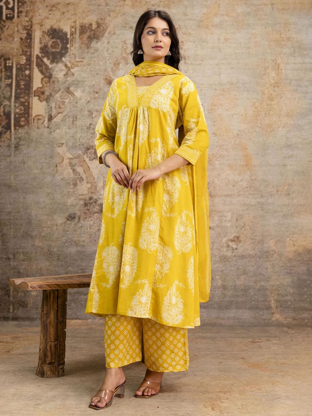 POSHART FASHION AS UNIQUE AS YOU ARE Women Square Neck Kurta with Trousers & Dupatta