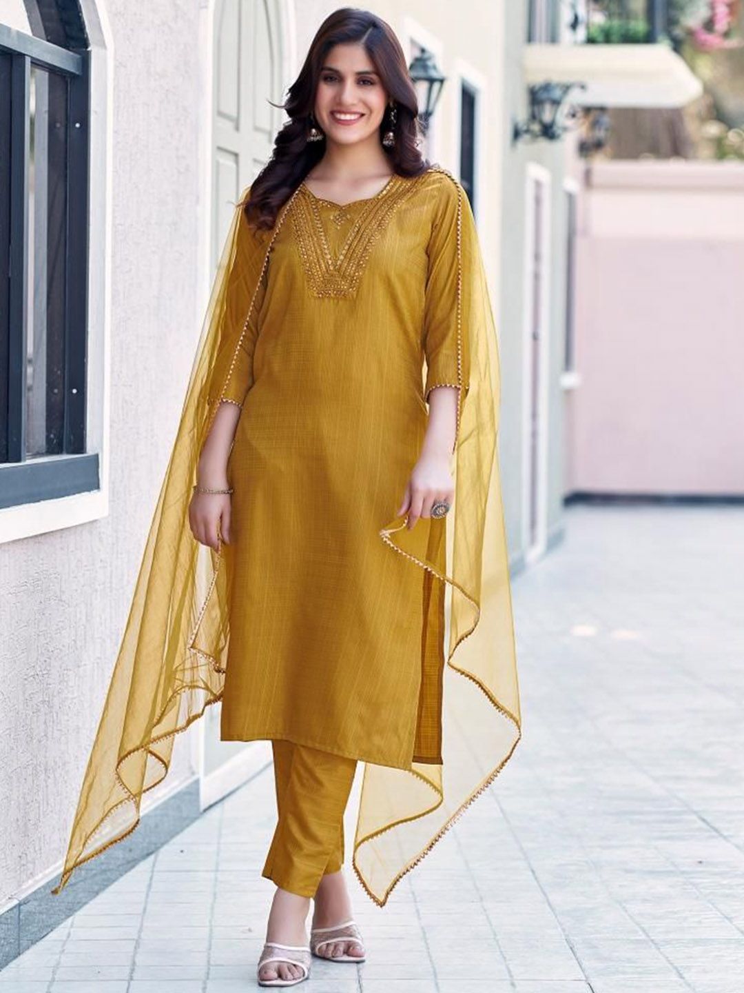 Twika Women Floral Embroidered Regular Kurta with Trousers & Dupatta