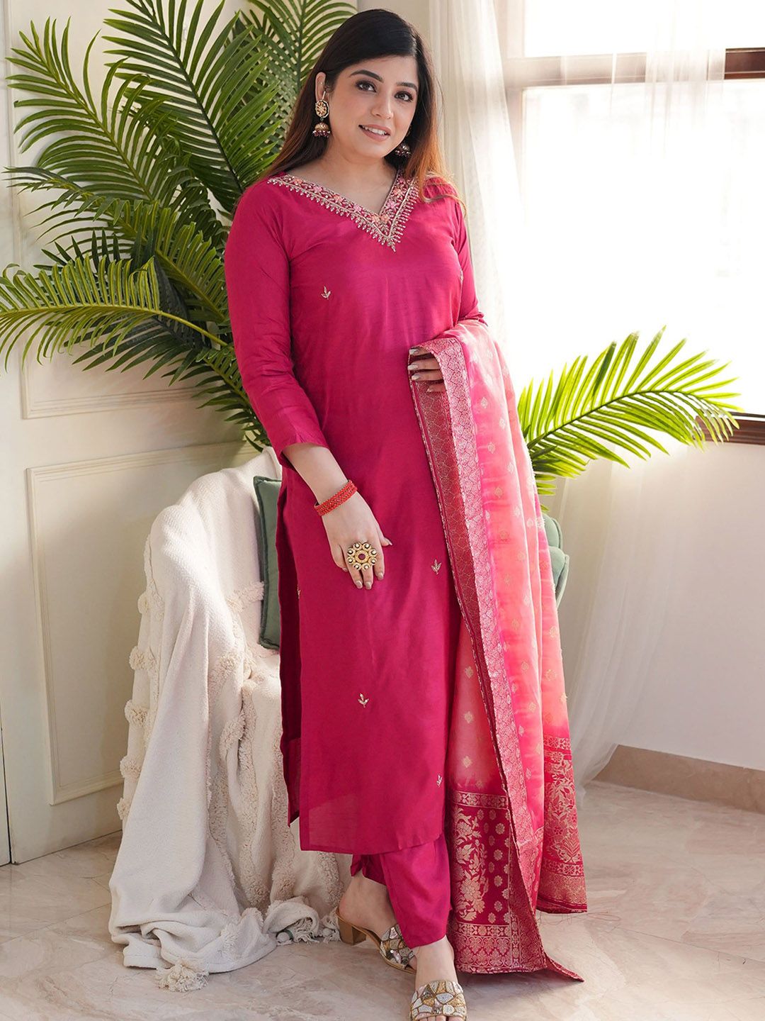 Growdamy Women Floral Embroidered Thread Work Chanderi Silk Kurta with Trousers & Dupatta