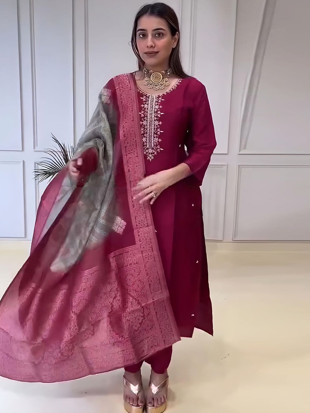 DIVASTRI Women Floral Embroidered A-Line Kurta with Trousers & Dupatta