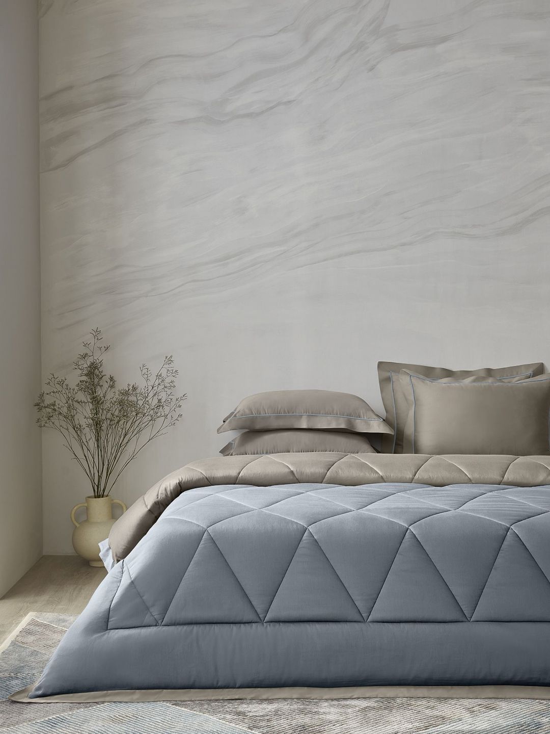 SANSAAR A DDECOR BRAND LIVE CONSCIOUSLY Blue & Beige Geometric Cotton 4 Piece Double Extra Large Superfine Bedding Set-picture-32