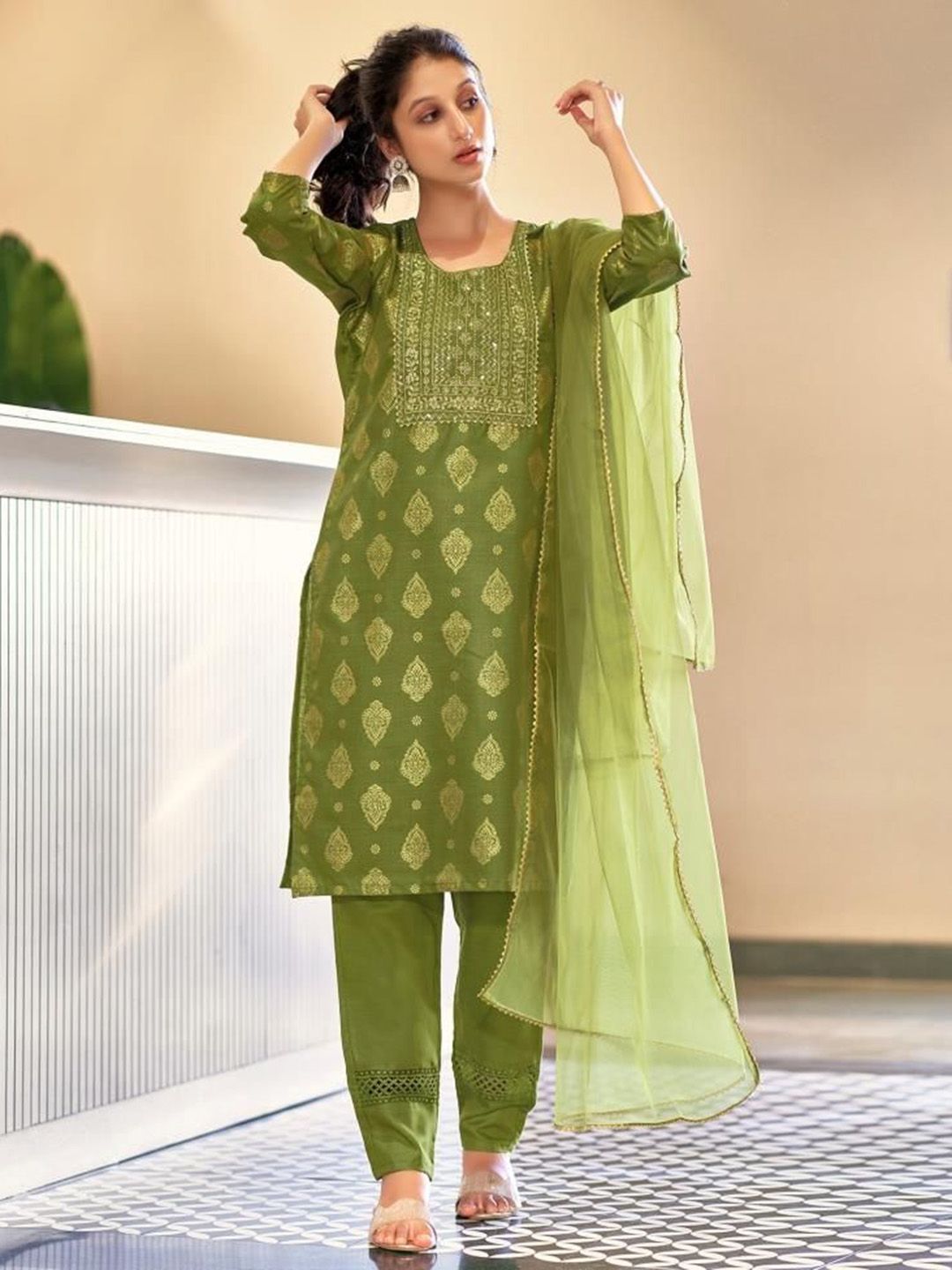 Twika Women Floral Embroidered Regular Sequinned Kurta with Trousers & Dupatta