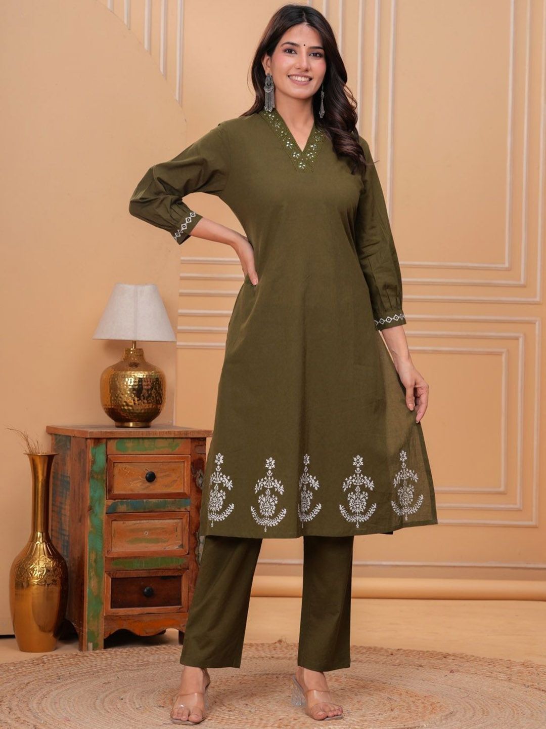 SHOOLIN Women Floral Printed Cotton A-Line Kurta with Trousers