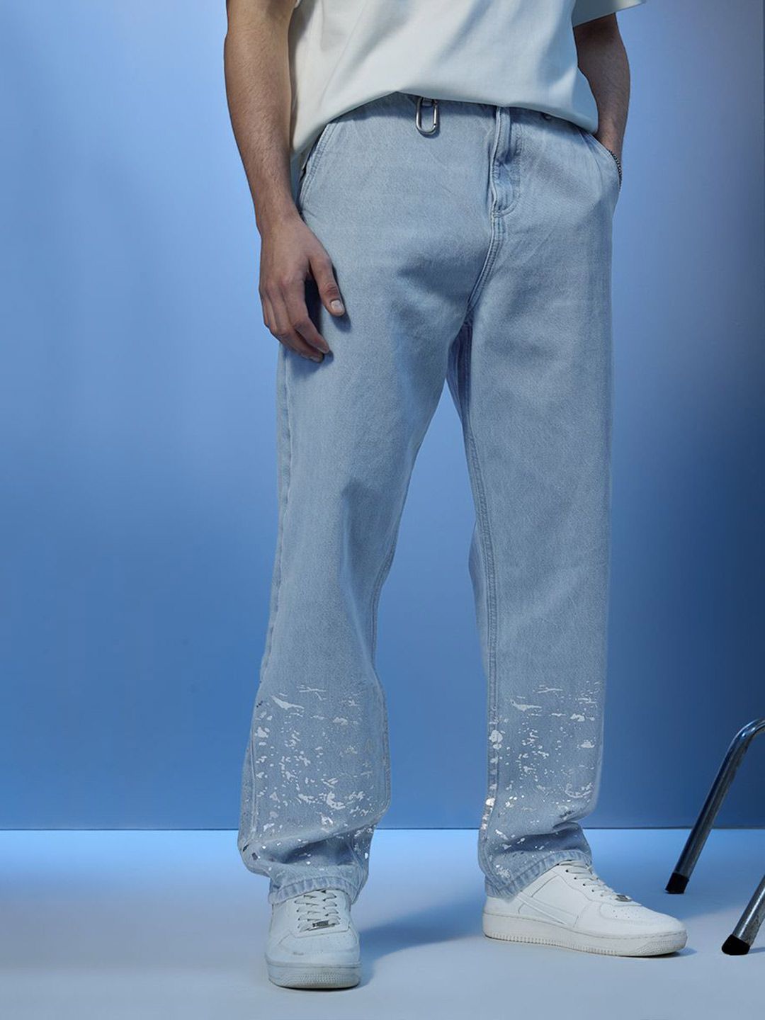 Snitch Men Mid-Rise Low Distress Light Fade Jeans-image-9