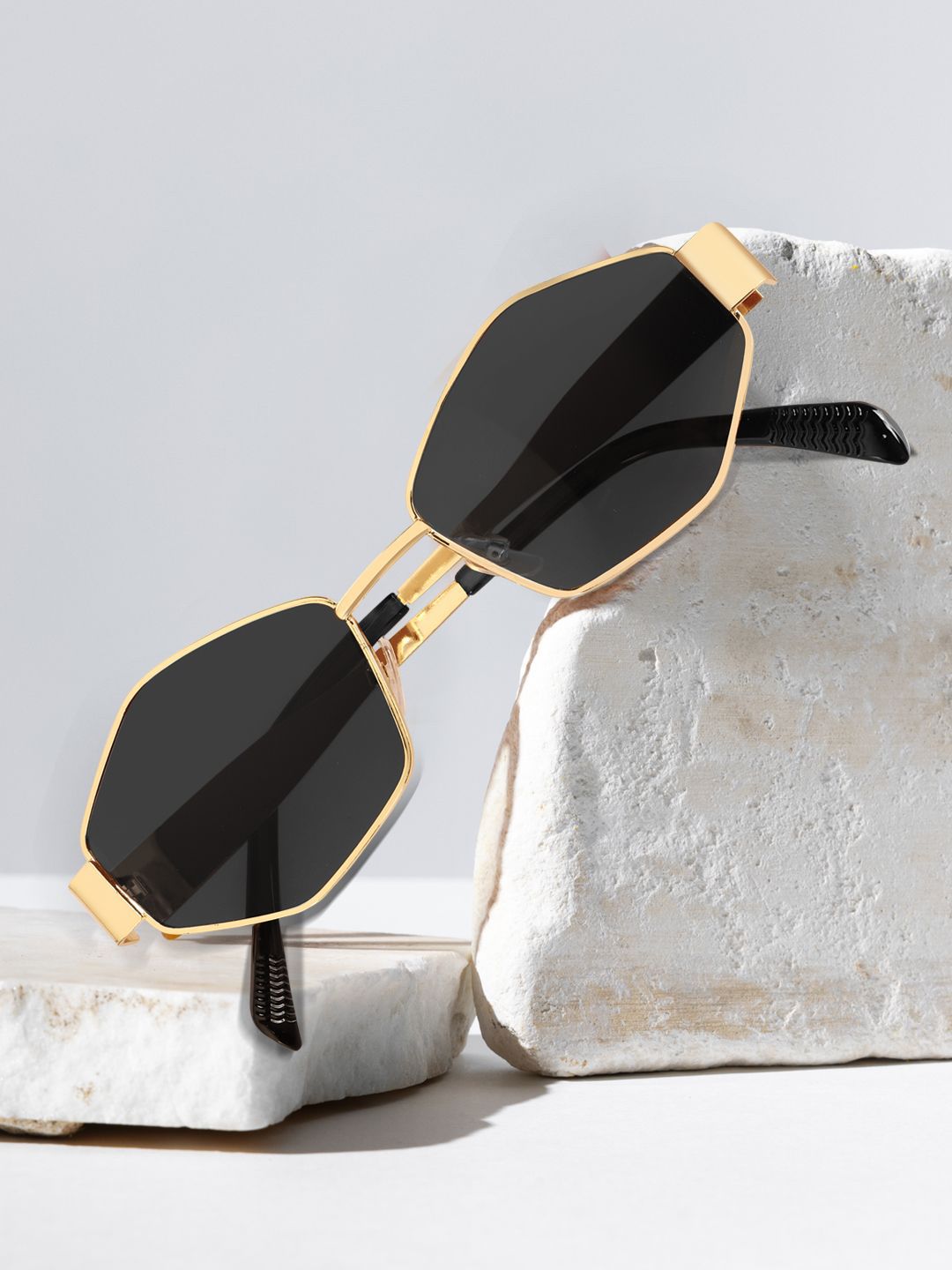 ROYALTAIL Unisex Black Lens & Gold-Toned Rectangle Sunglasses with-image-23