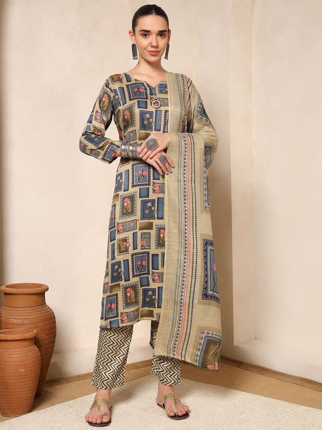 Spera Women Printed Regular Kurta with Trousers & Dupatta