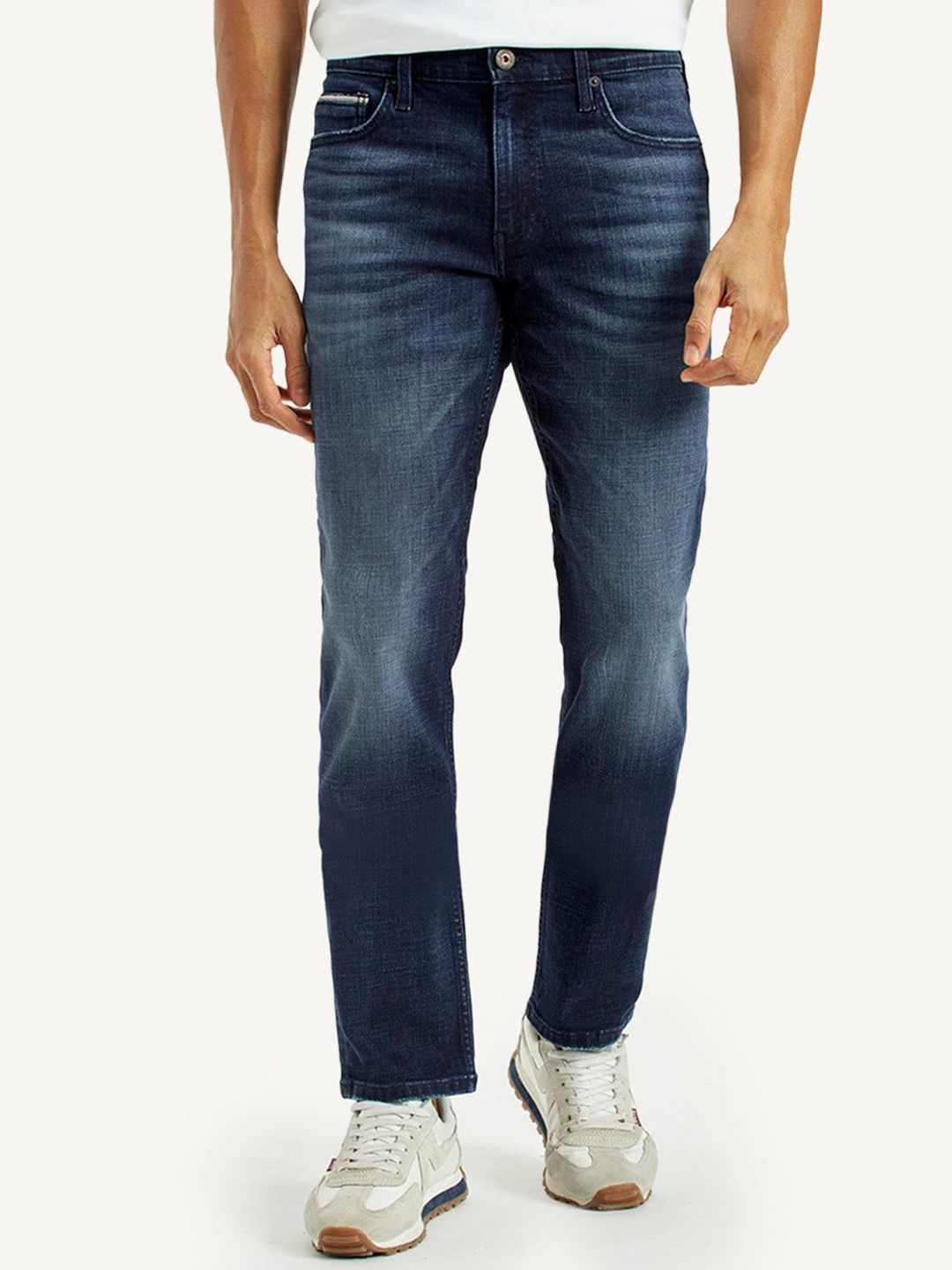 Levis Men Slim Fit Mid-Rise Light Fade Stretchable Jeans-picture-17