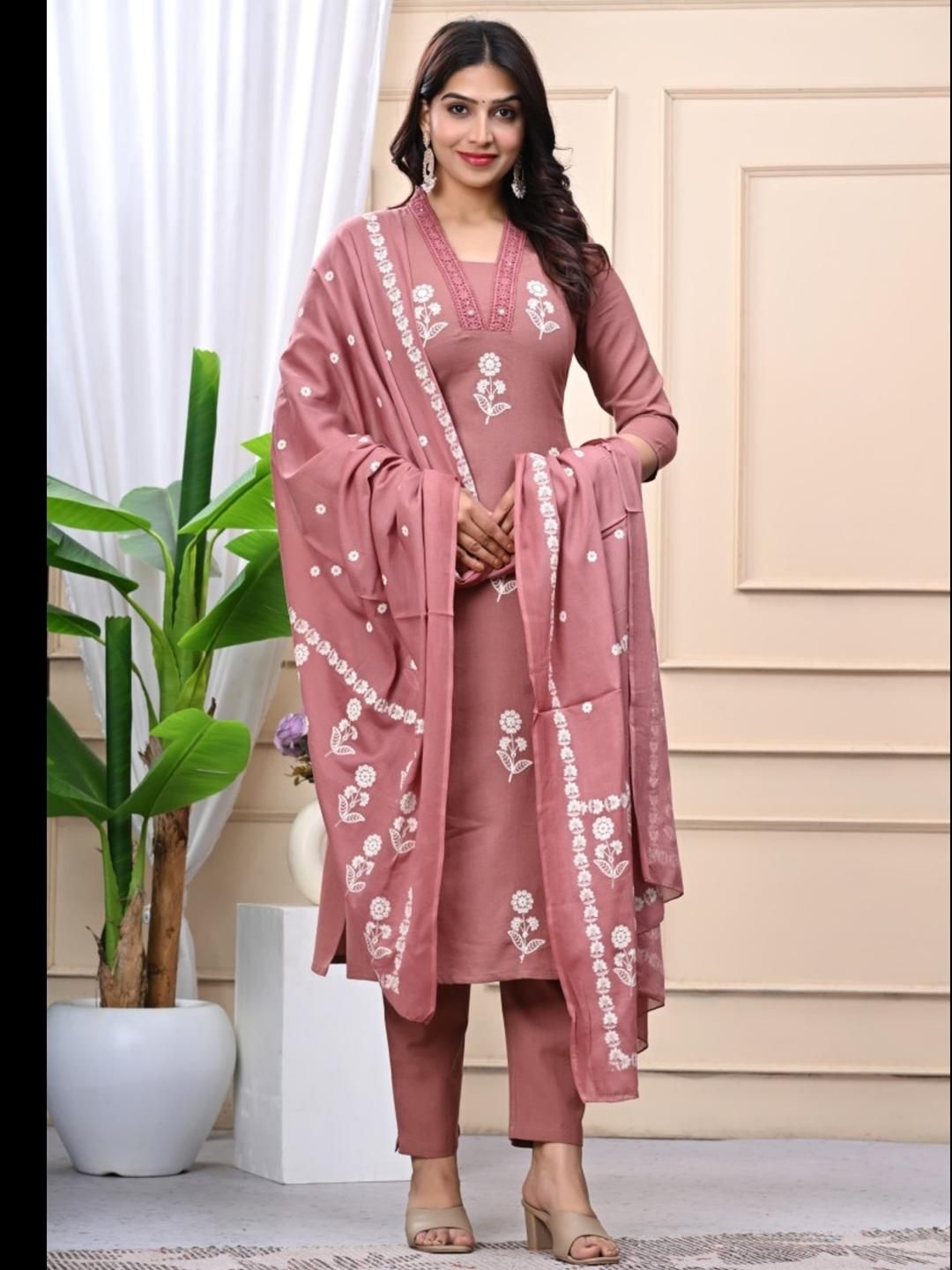 AREEH Women Coffee Brown Kurta Sets