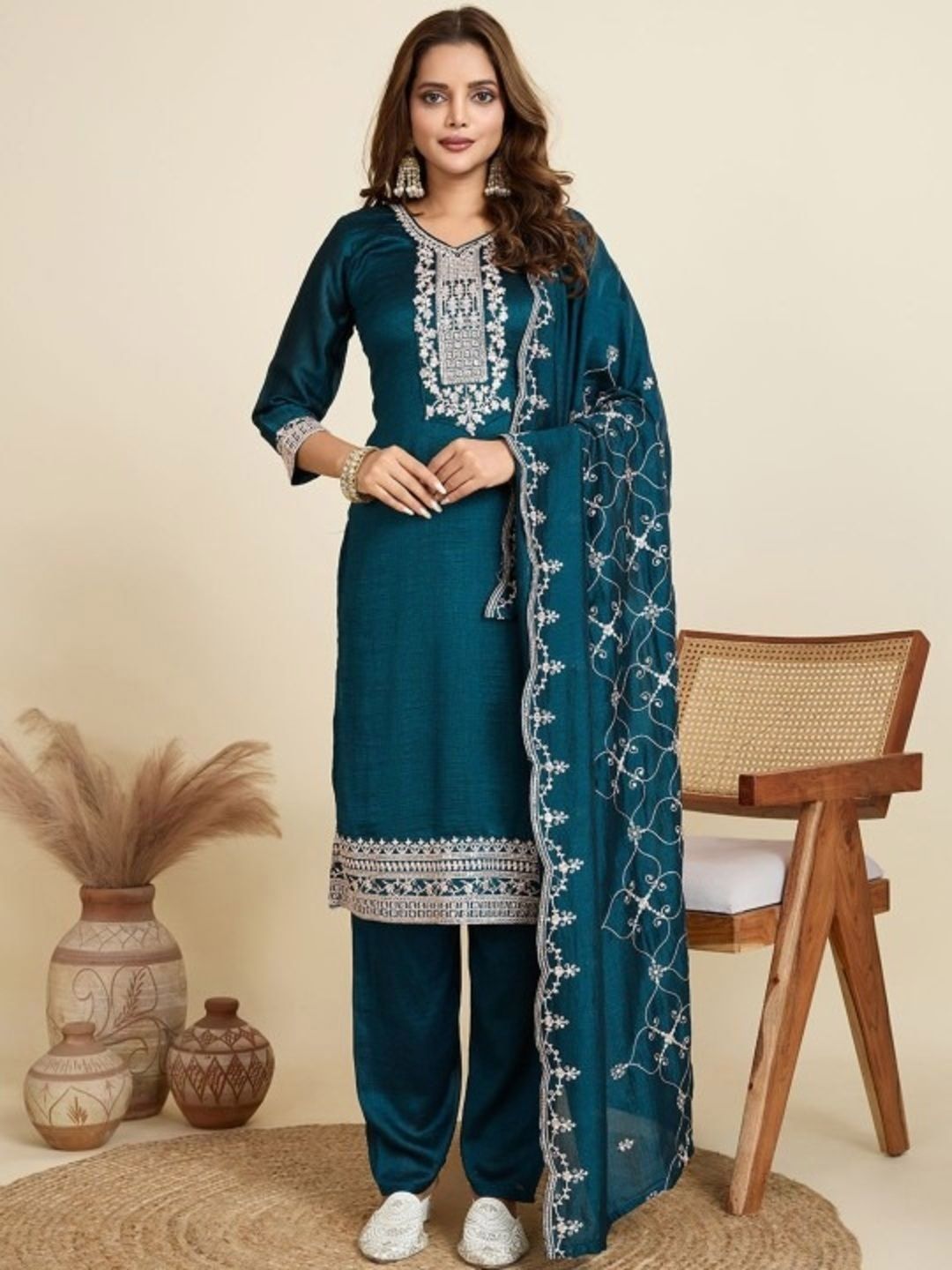 MISS CLOTHING Ethnic Motifs Yoke Design V-Neck Sequinned Kurta With Trousers & Dupatta