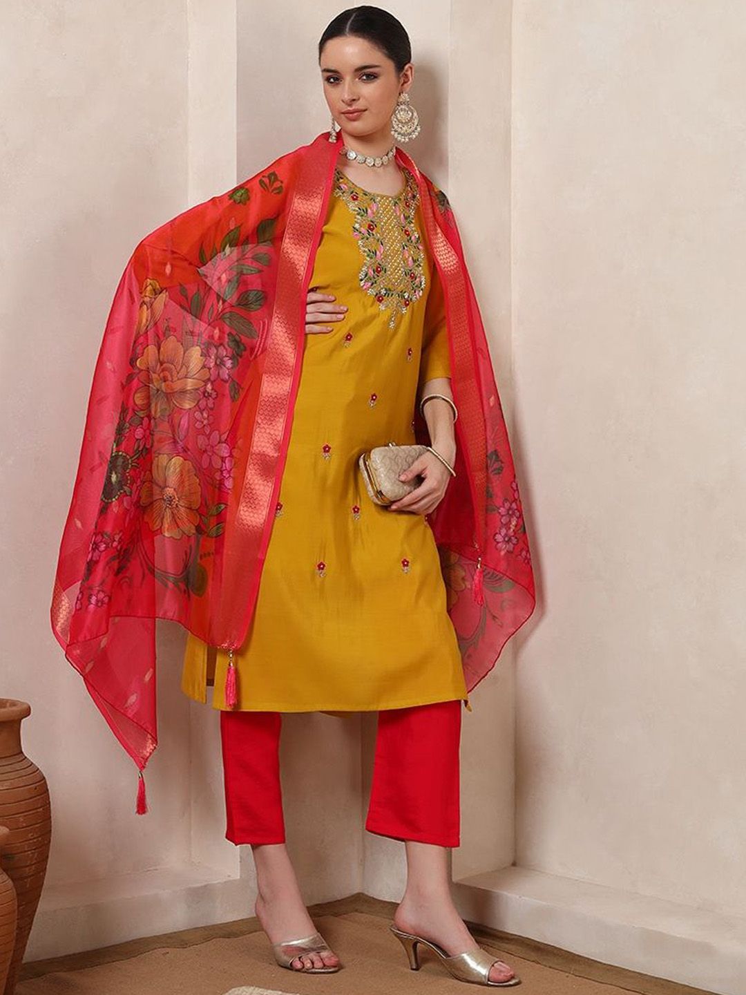 Spera Floral Embroidered Beads and Stones Straight Kurta With Trousers & Dupatta