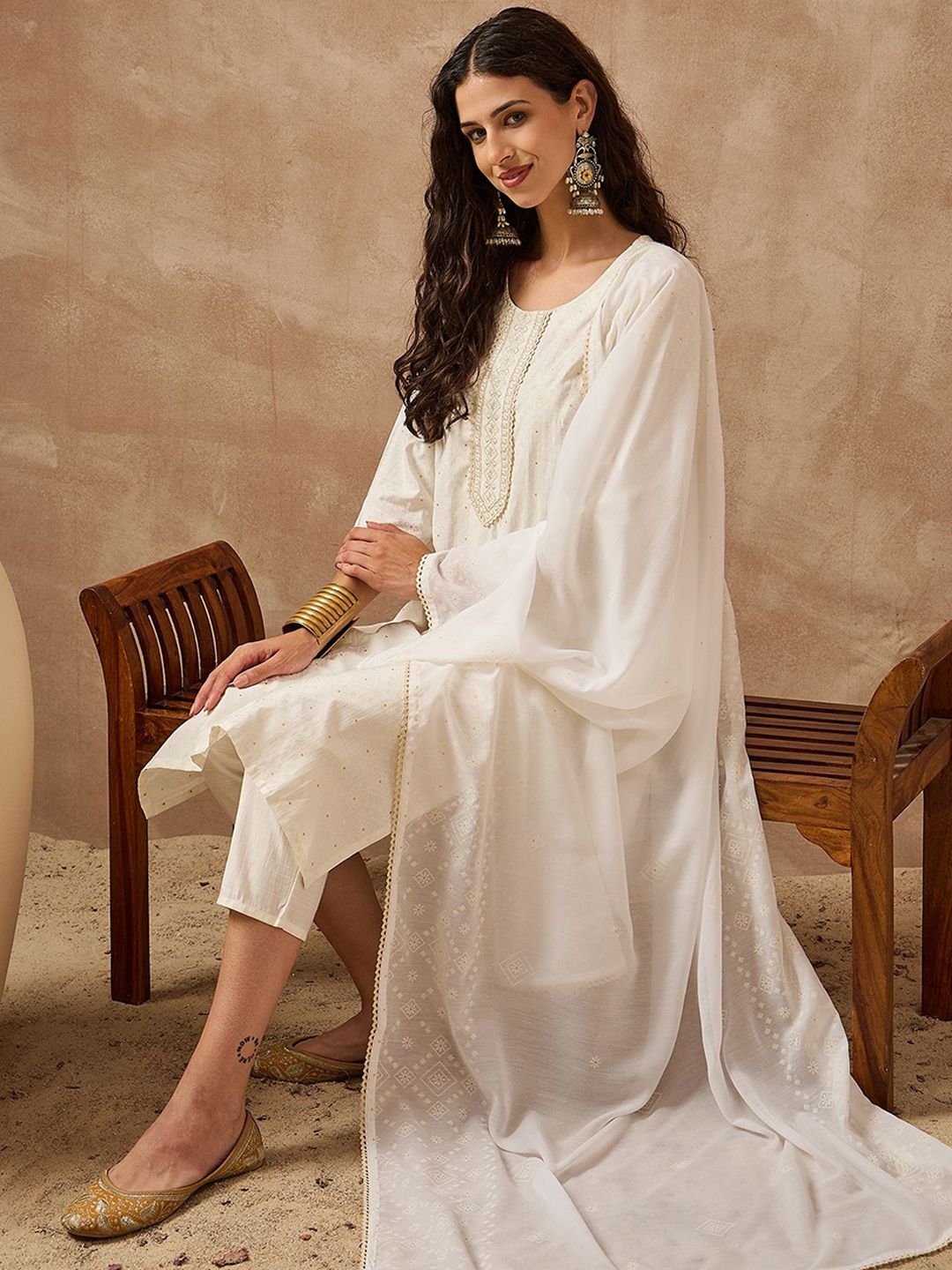 Anouk Women Floral Embroidered Round Neck Thread Work Kurta with Trousers & Dupatta