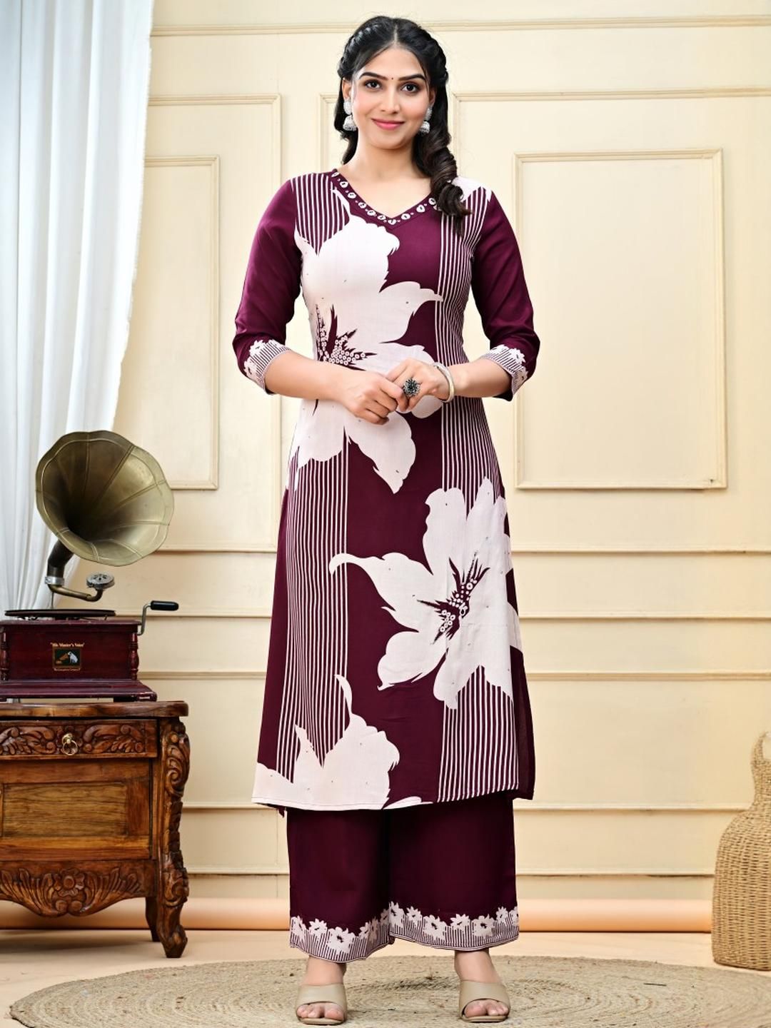 AREEH Women Purple Kurta Sets