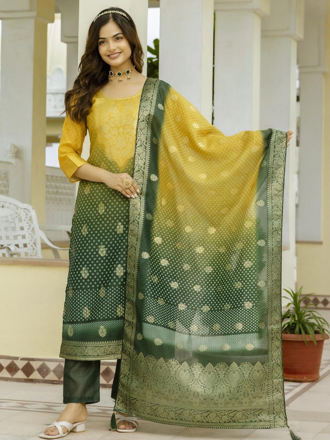 CaniBani Women Green Chanderi Silk Kurta Sets