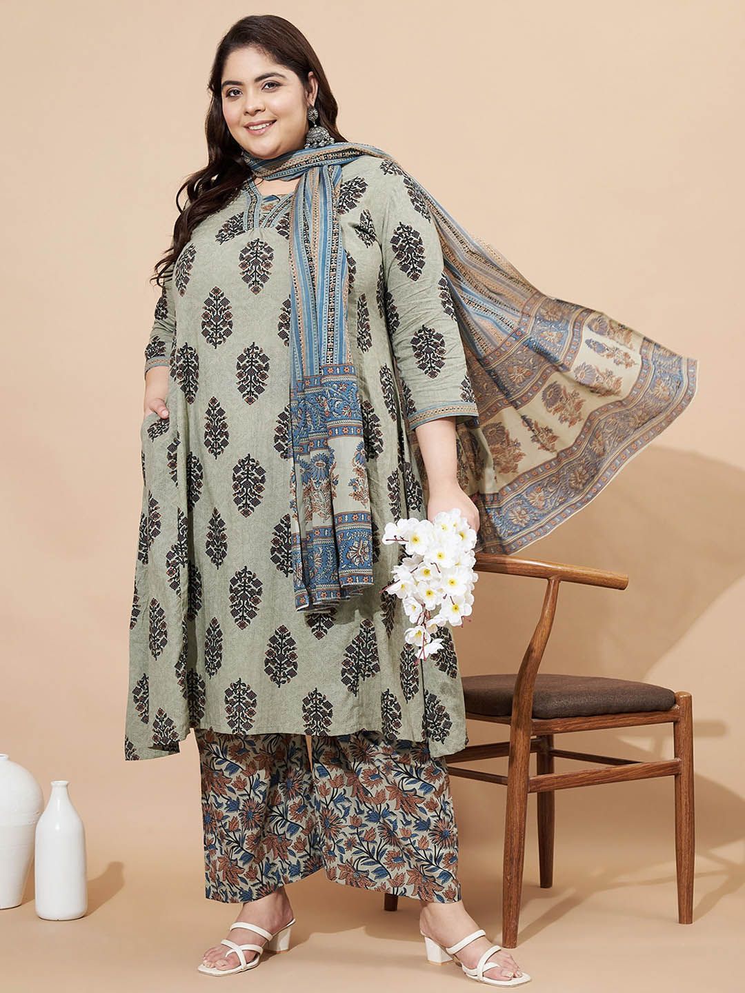 GULMEHAK Women Floral Printed Regular Pure Cotton Kurta with Palazzos & With Dupatta