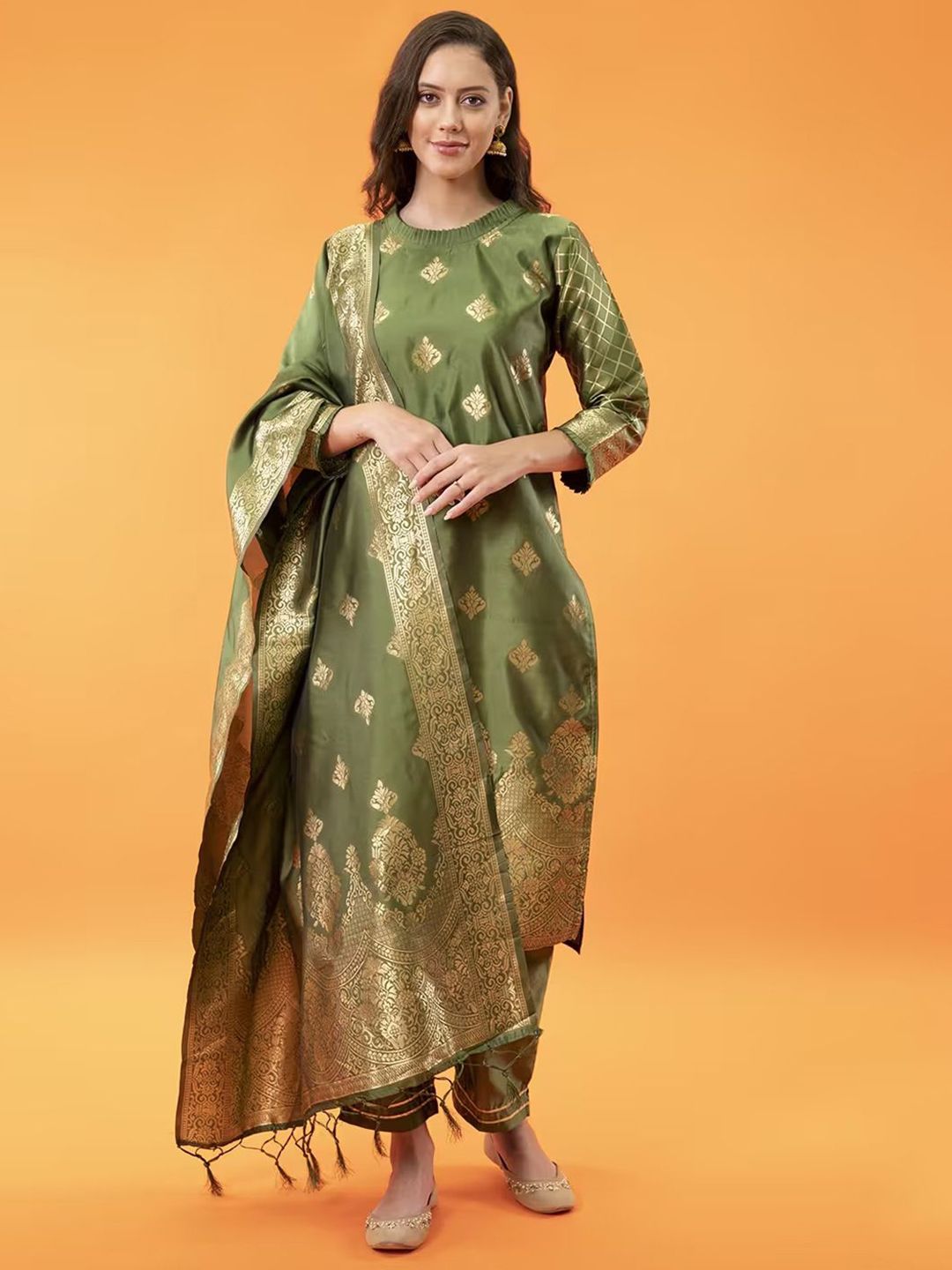 VredeVogel Women Ethnic Motifs Woven Design High Neck Jacquard Weave Cotton Silk Kurta Set